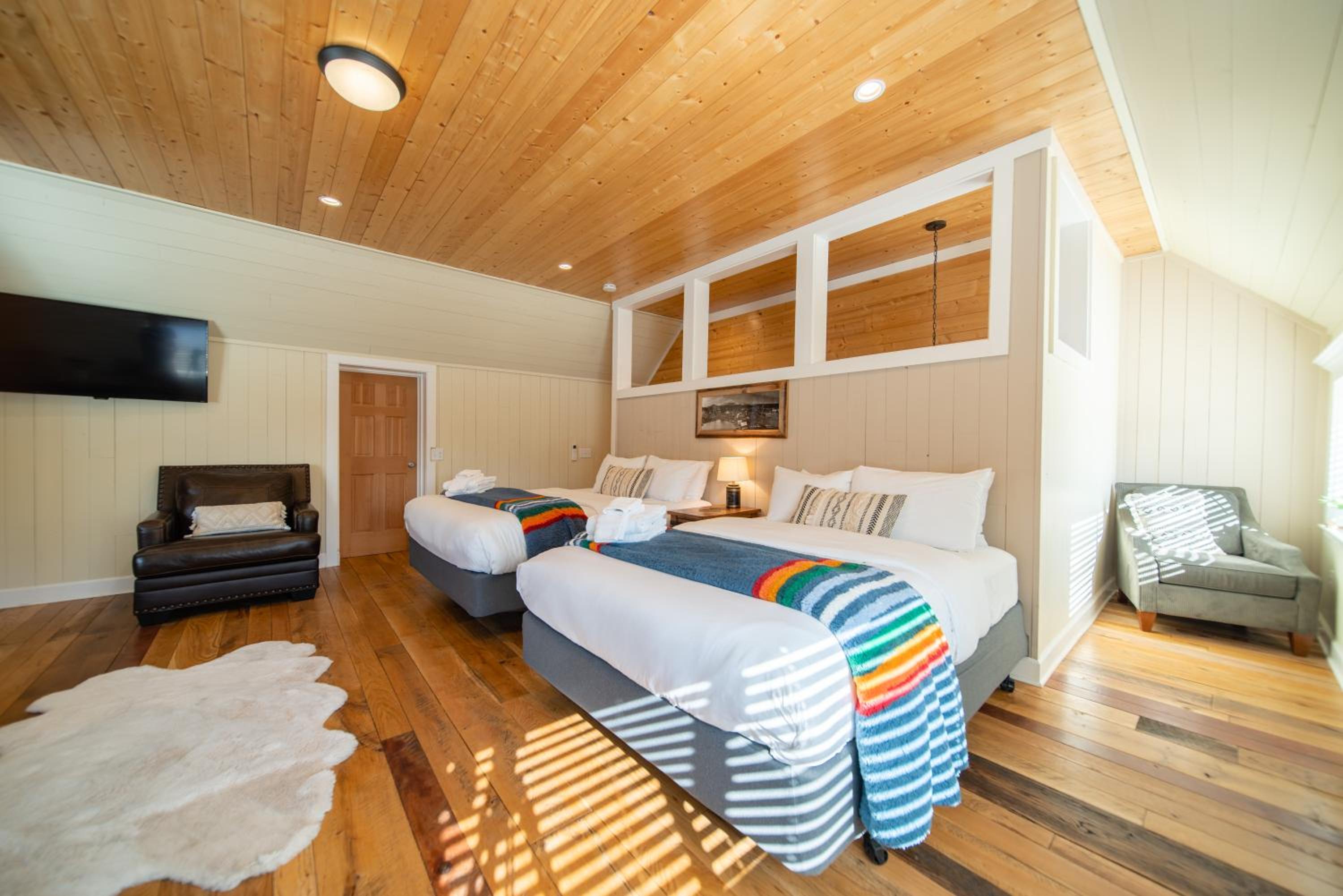 Shasta View Lodge