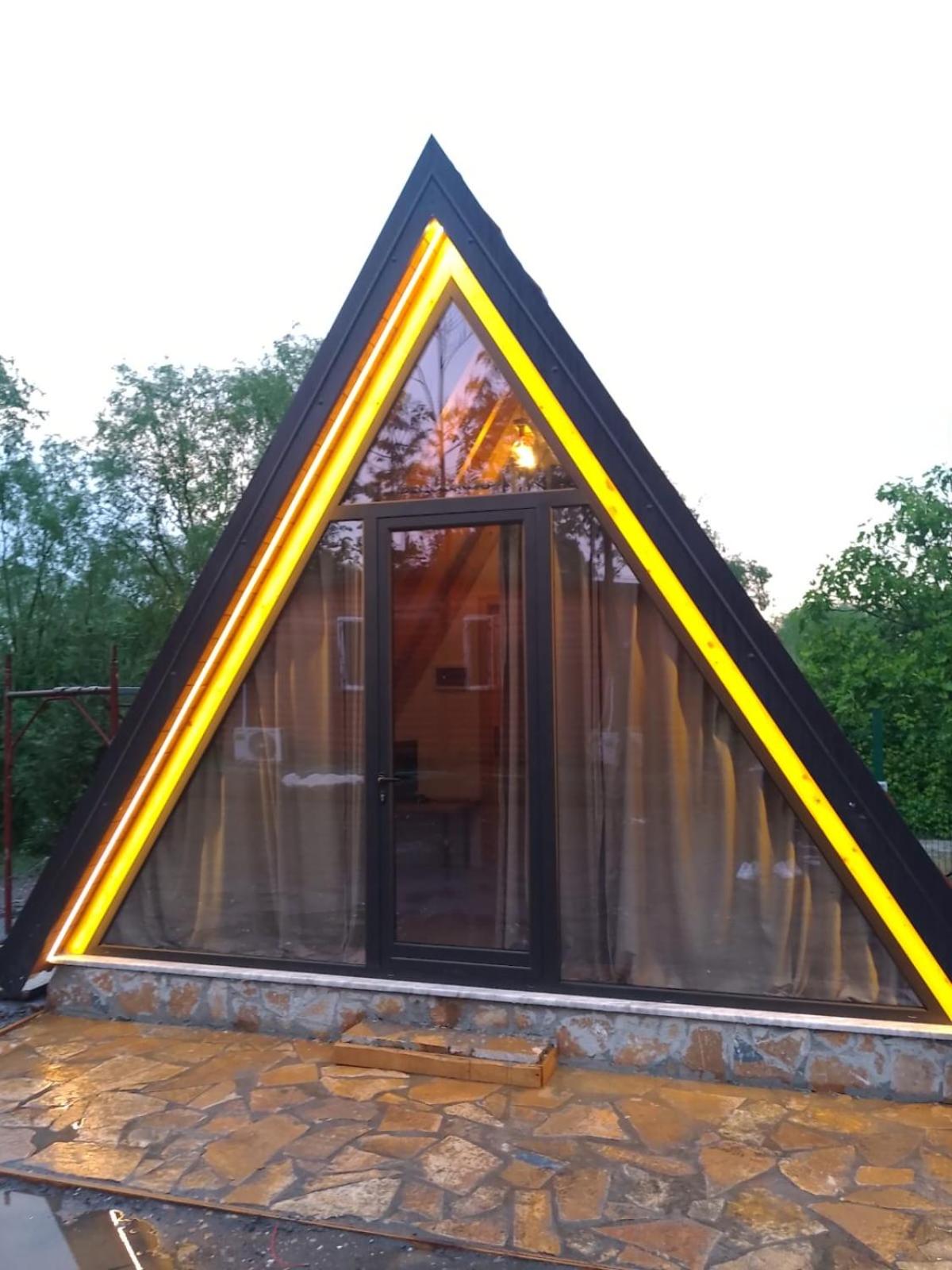 Windmill Shkodra Gesthouse Camping & Grill