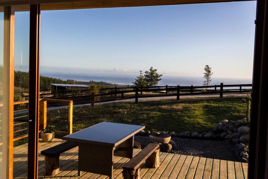 Moderna y luminosa casa con hermosa vista al mar