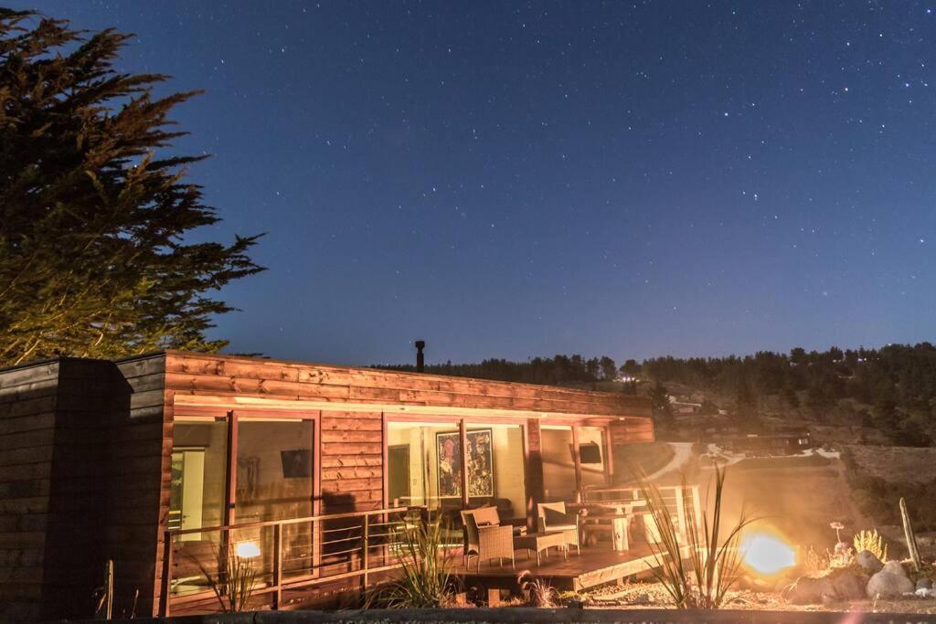 Moderna y luminosa casa con hermosa vista al mar