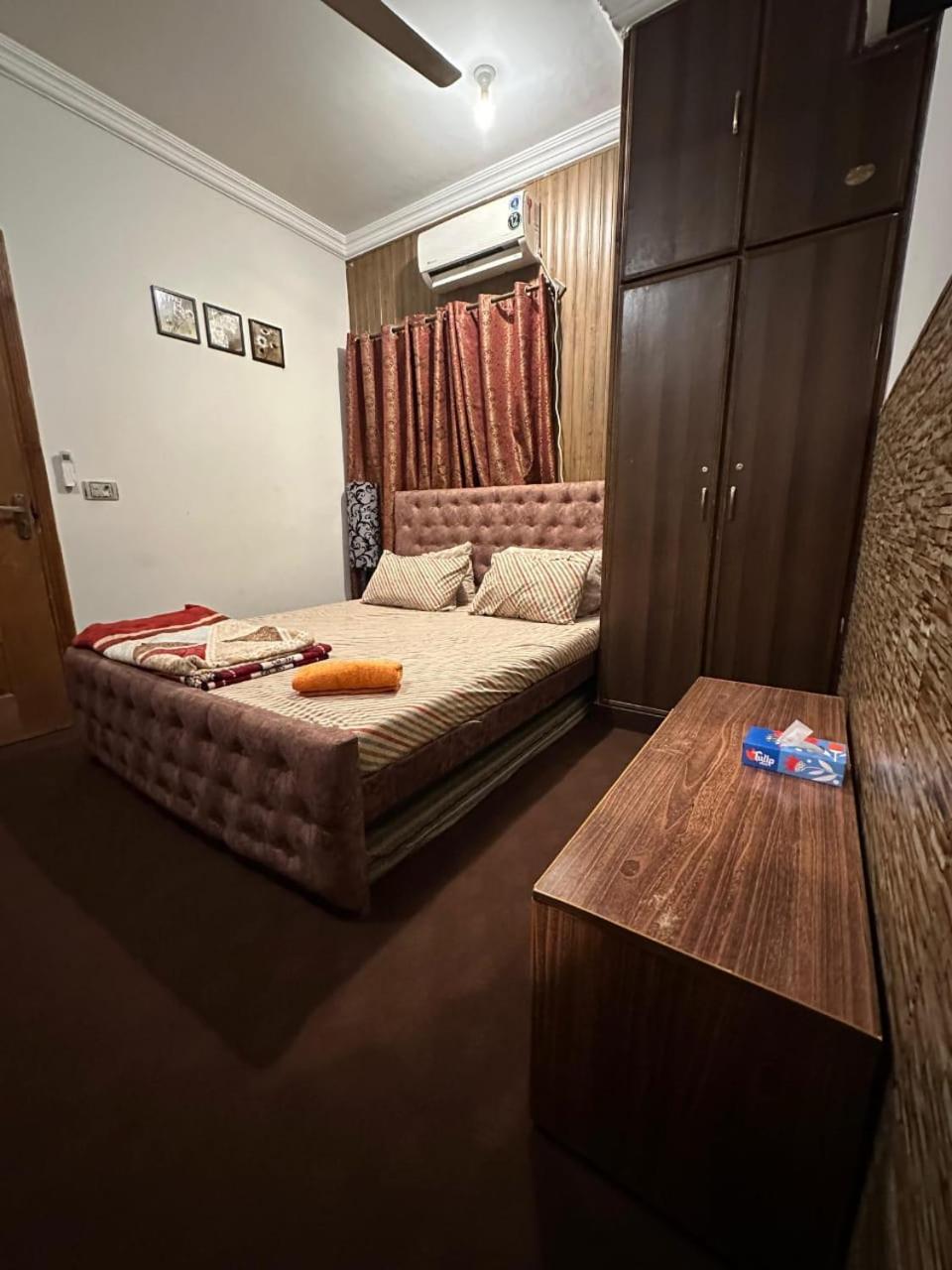 One bed flat for per day rent in e11/3 markaz view 4