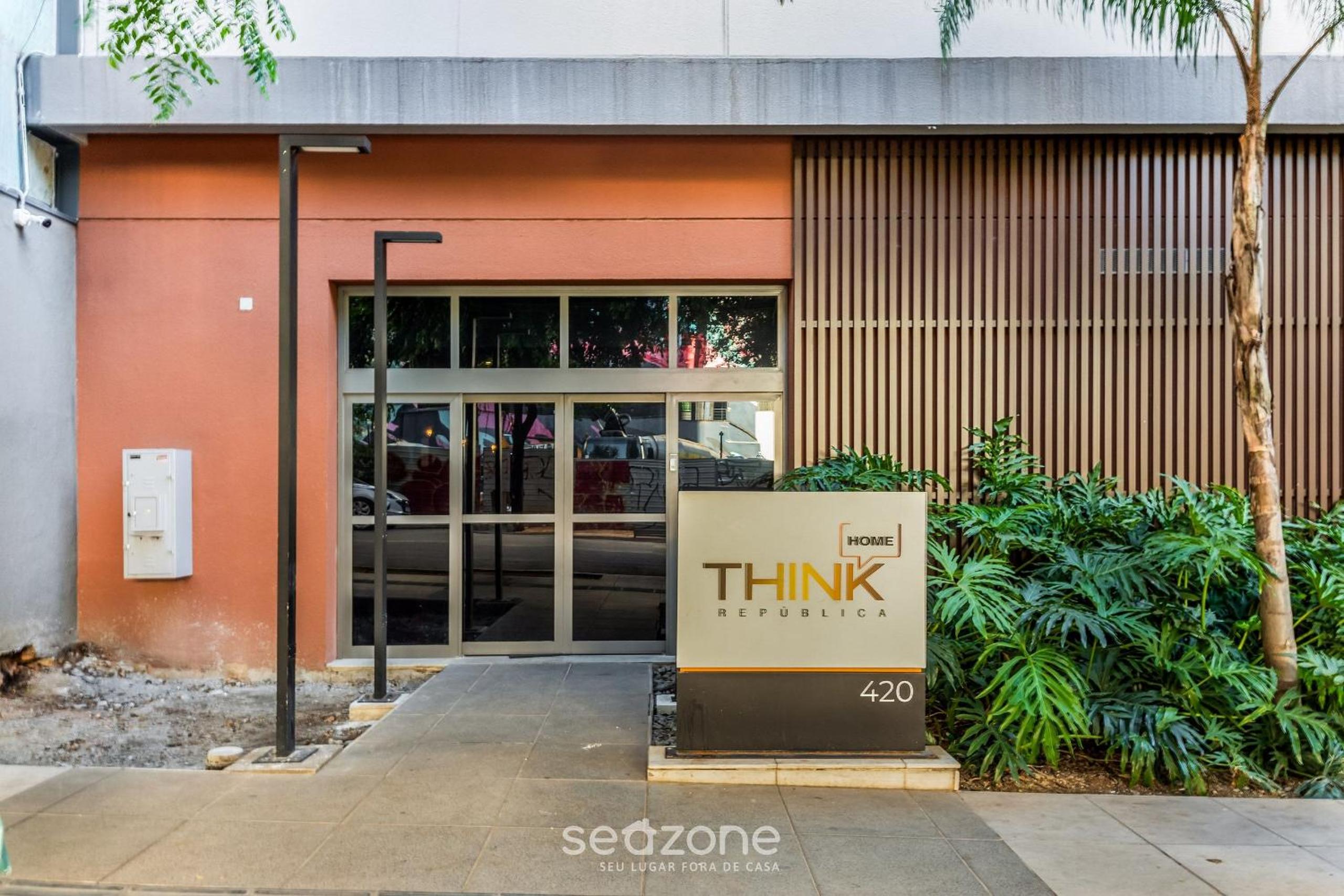 THK - Building with pool in the República Neighborhood in SP