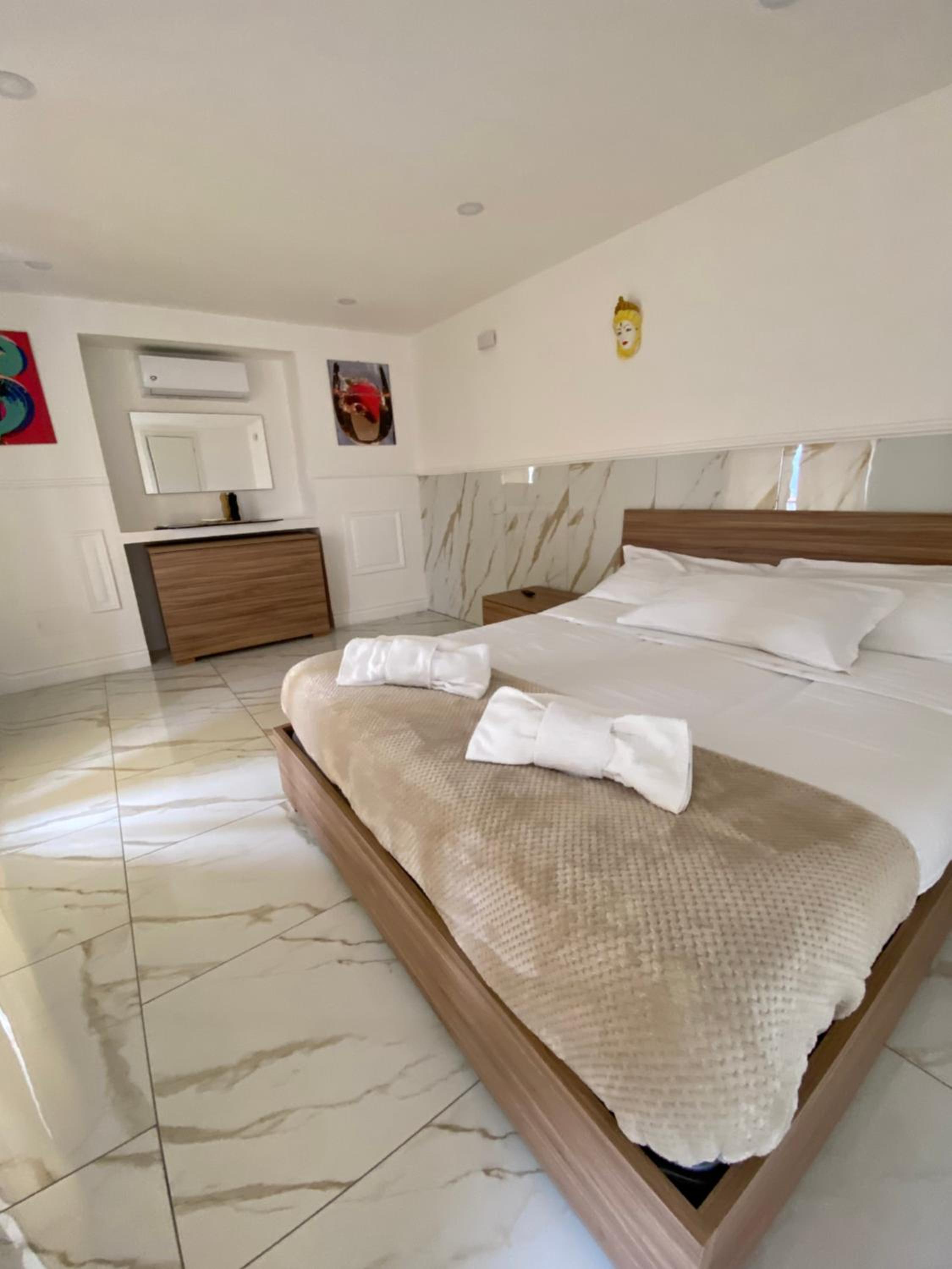 PIPPO'S SUITE