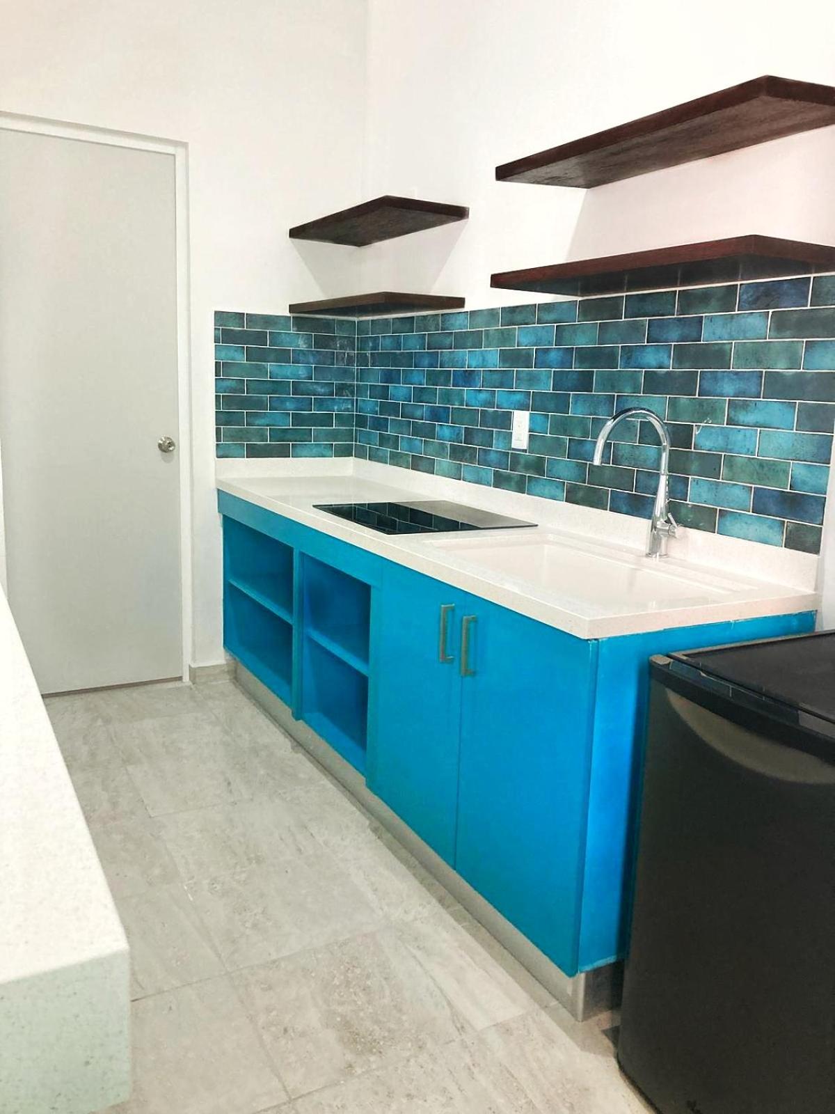 2-Bedroom Condo by the Jungle w/ Swimming pool view 2