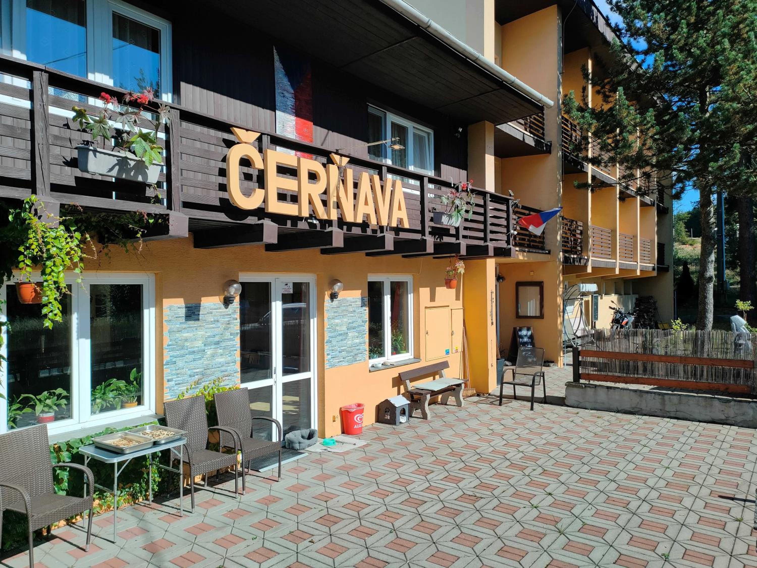 Penzion Tesák-ČERŇAVA