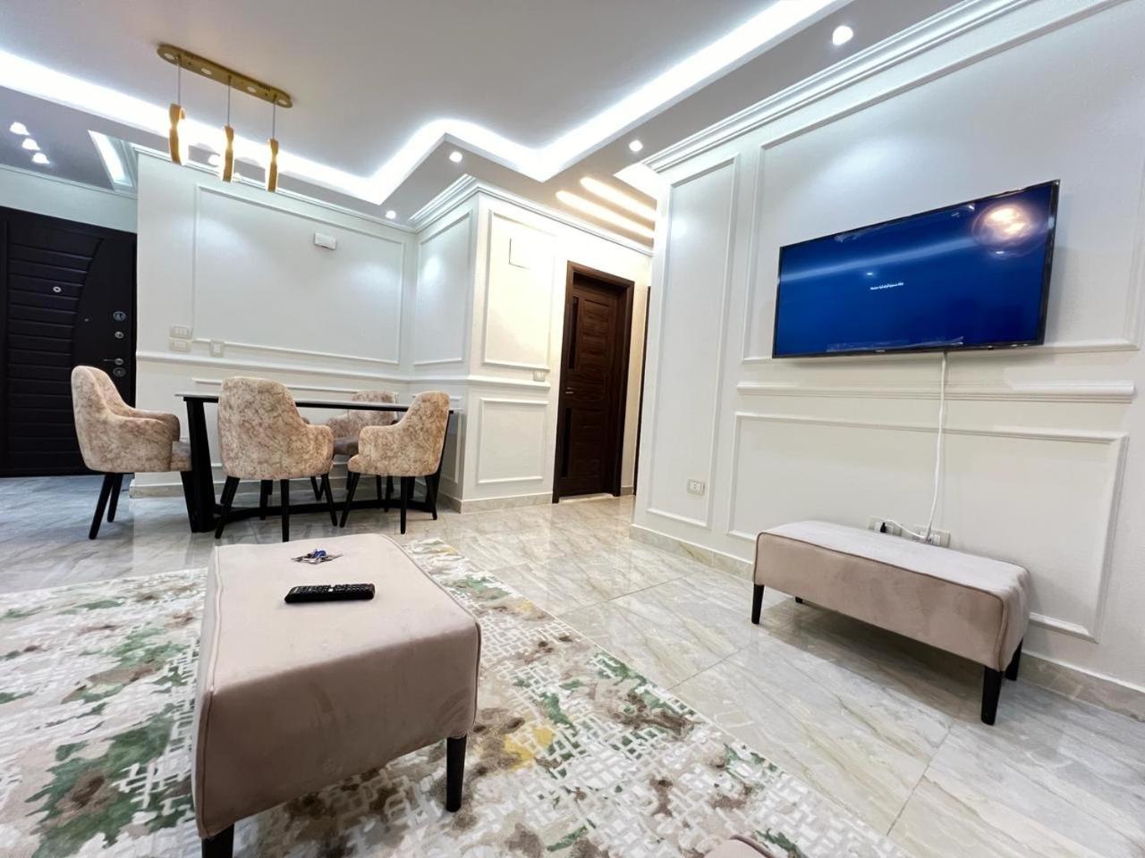 Property Sisters, Elite apartment, B11