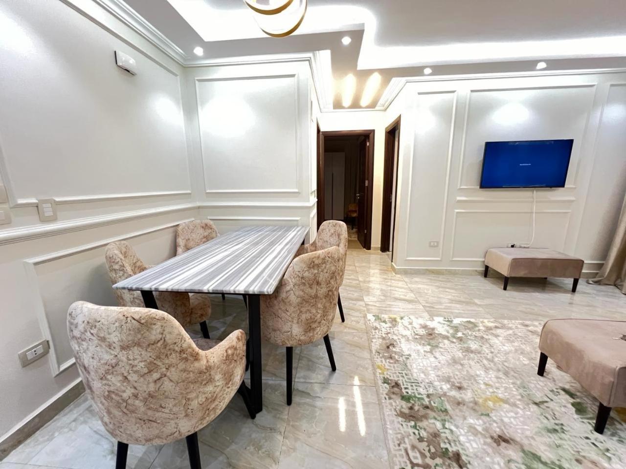 Property Sisters, Elite apartment, B11