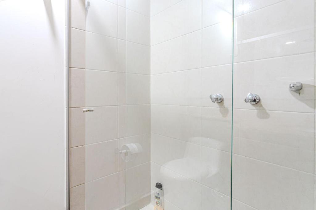 RemoteCasa - Vibrant Cityscape Studio in Laureles