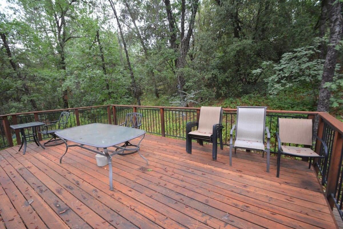 Secluded Cozy Mountain Cabin view 2