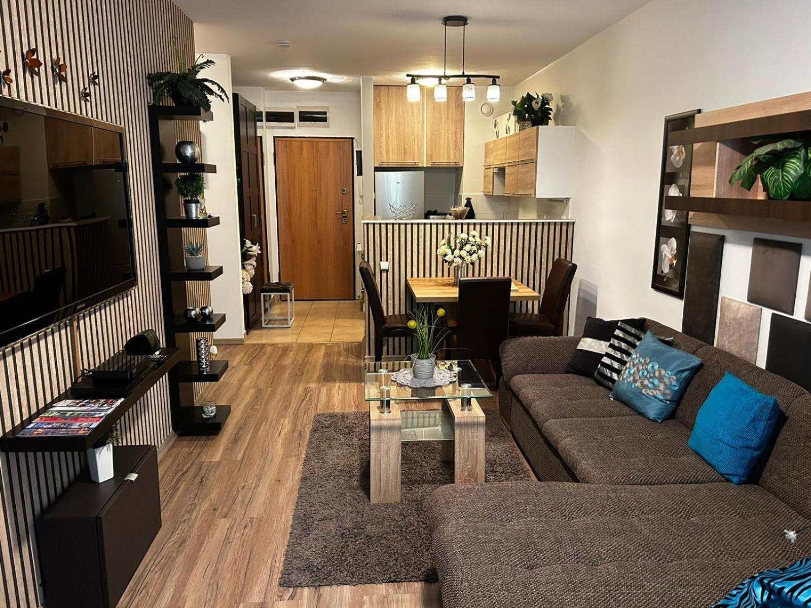 Exclusive Central Apartment with Private Garden