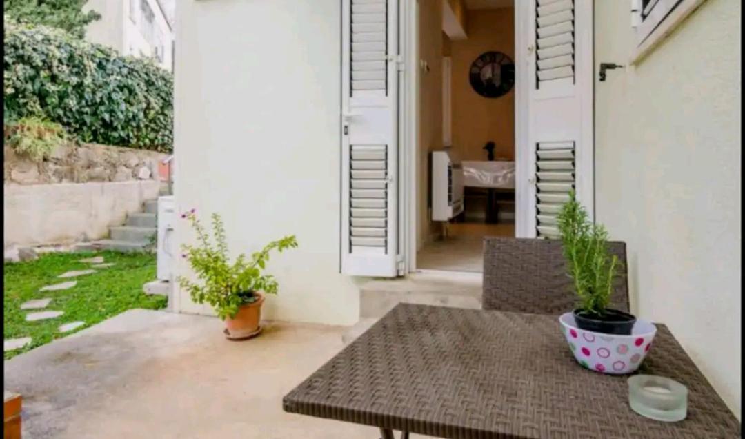 4M studios Above Sunset Beach