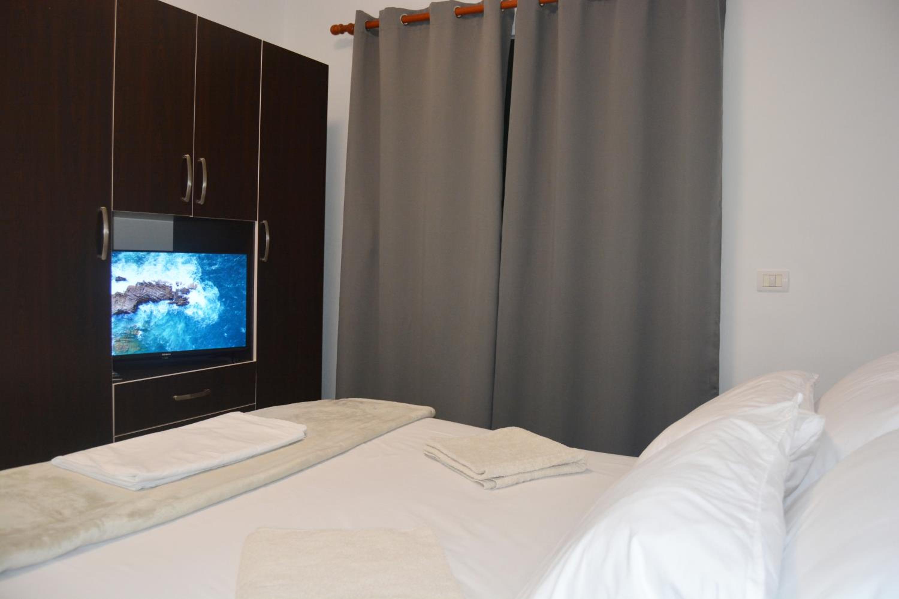 Sea Apartment Golem