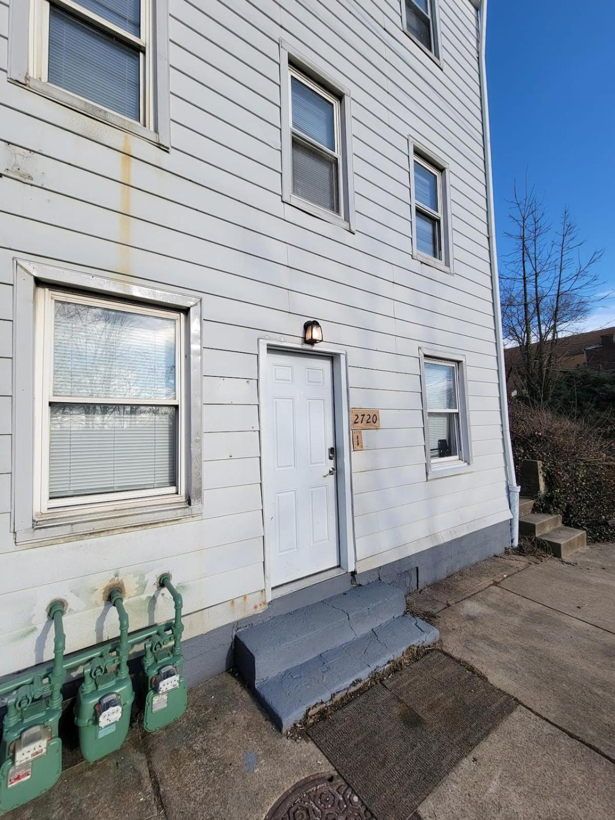 Modern 1 BR Apt - Easy Parking 5 min from Downtown view 2