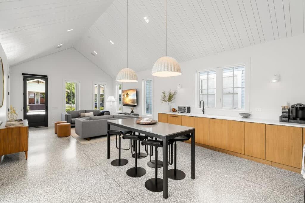 NEW! The Humidor - 2 Epic, Luxury Ybor Townhomes, Steps to 7th Ave view 2