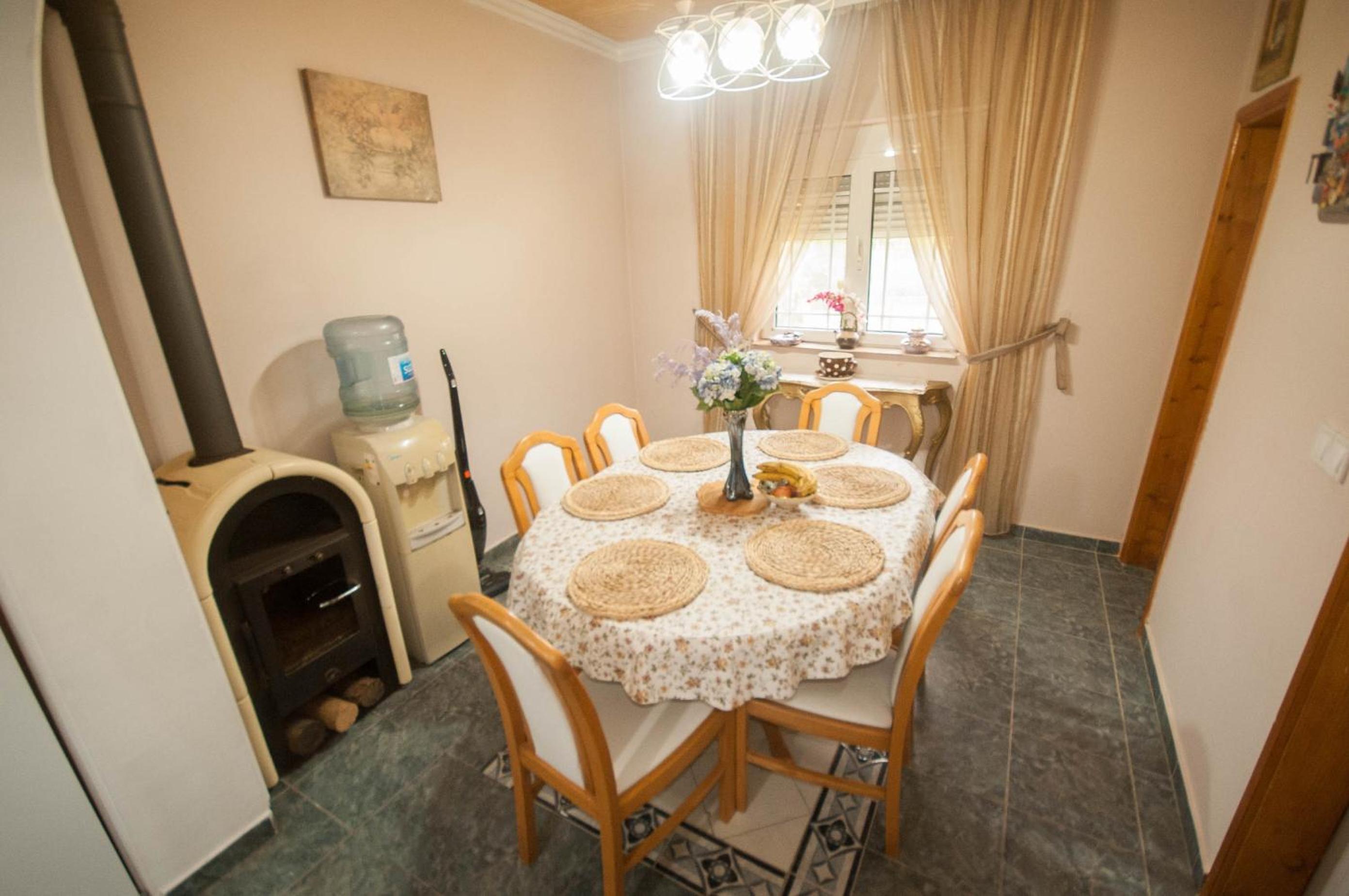 Family House Bar