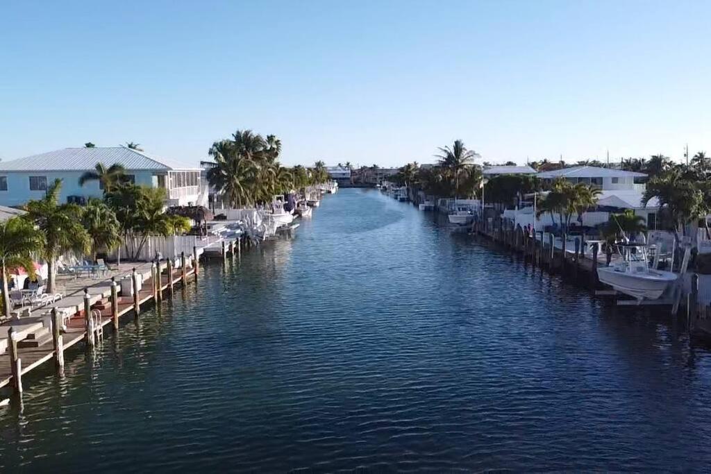 Easy Ocean Access 30' Dock - House - Private Club w/ Heated Pool and Sandy Beach view 5
