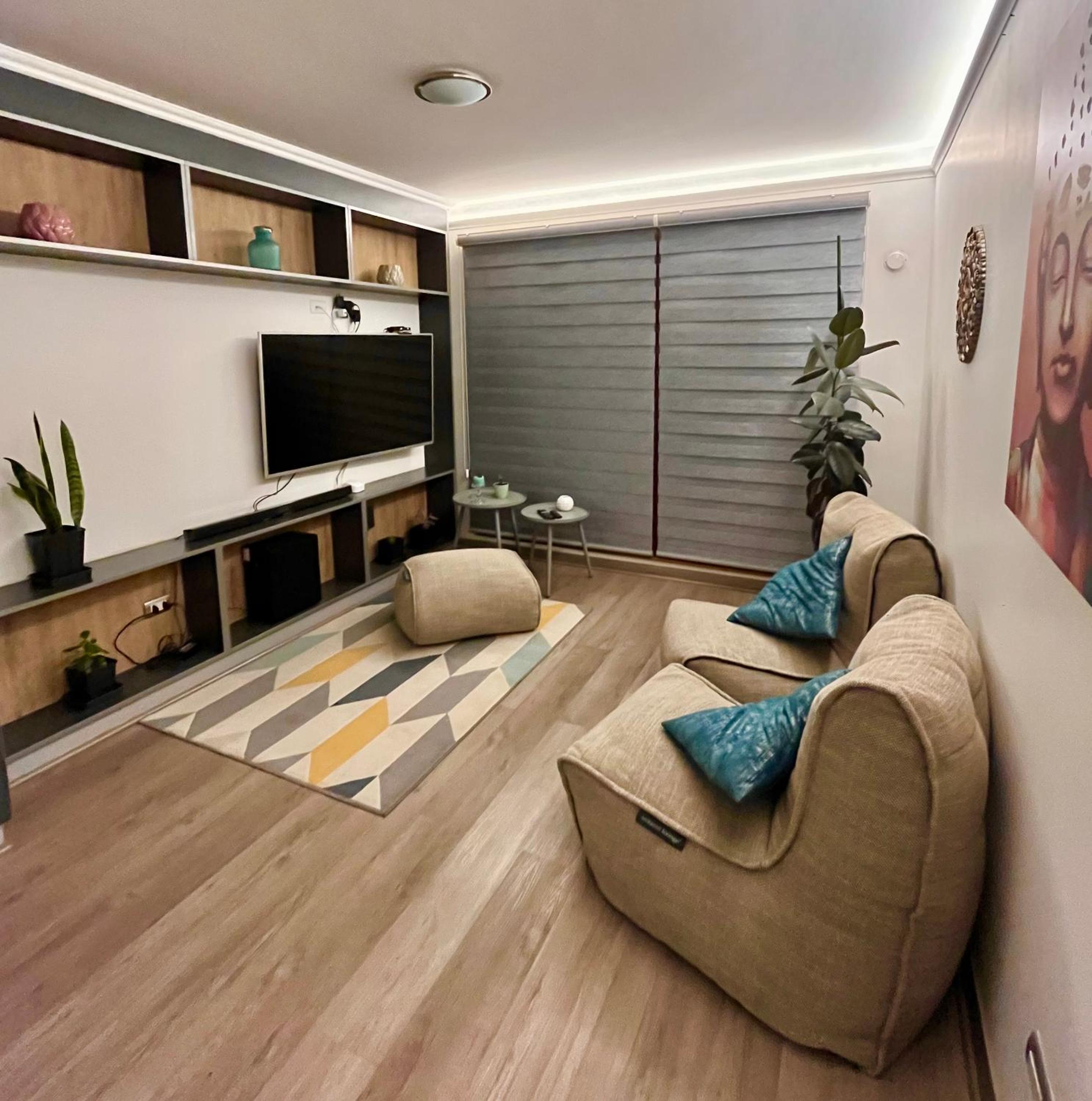 Exclusivo Departamento Equipado Estacionamiento Privado 2D-2B con Excelente ubicación en Los Ángeles