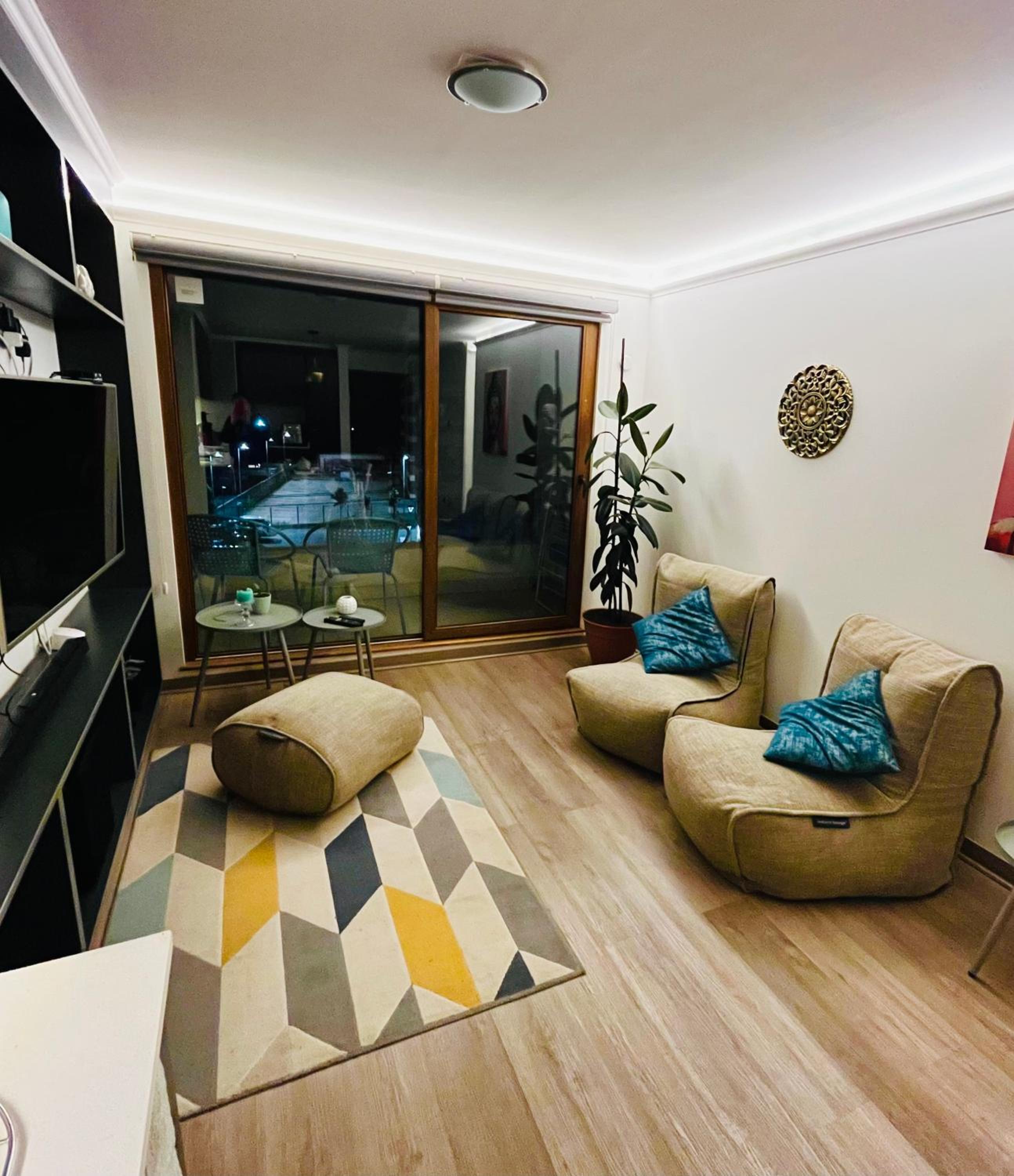 Exclusivo Departamento Equipado Estacionamiento Privado 2D-2B con Excelente ubicación en Los Ángeles
