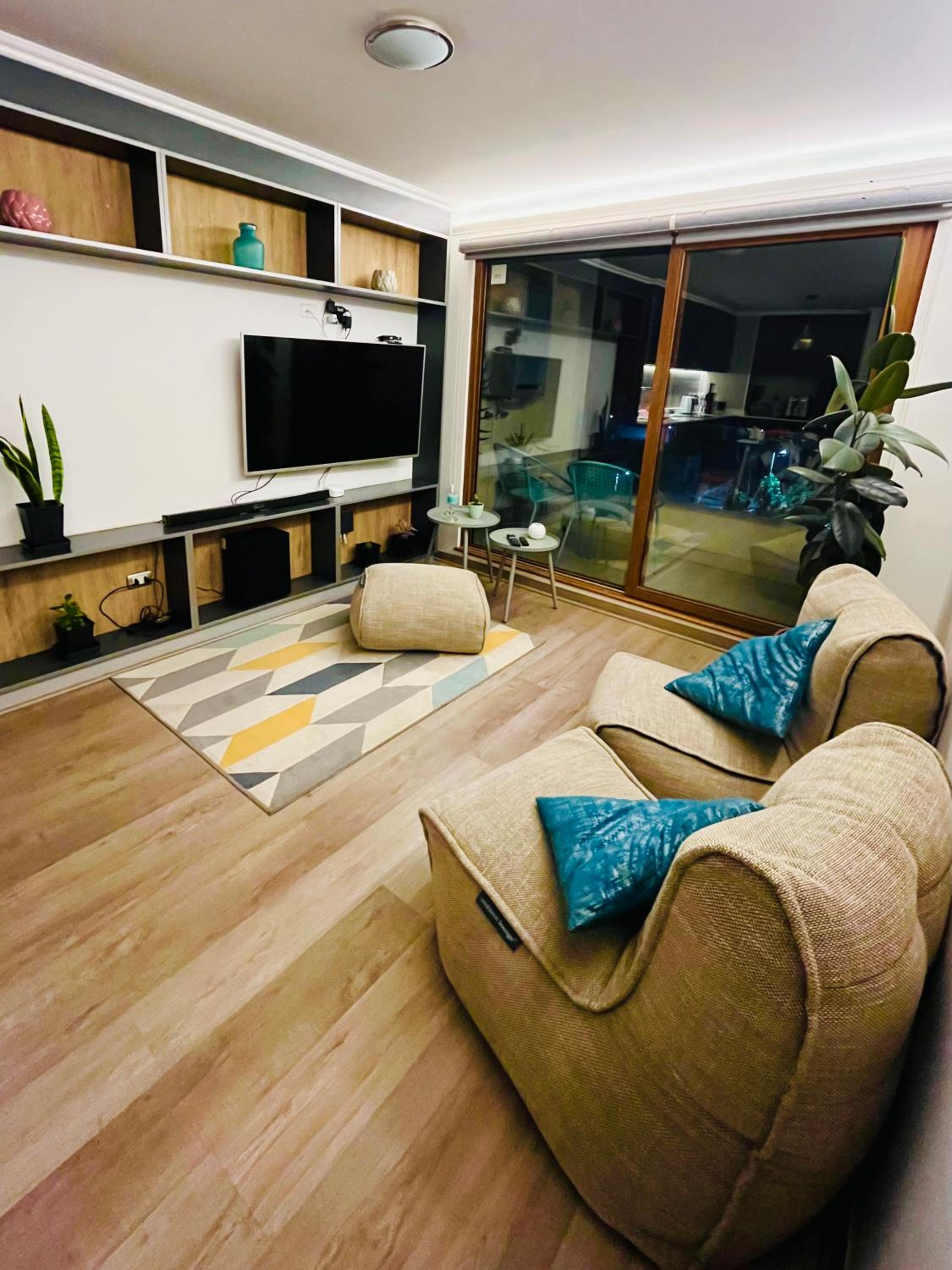 Exclusivo Departamento Equipado Estacionamiento Privado 2D-2B con Excelente ubicación en Los Ángeles