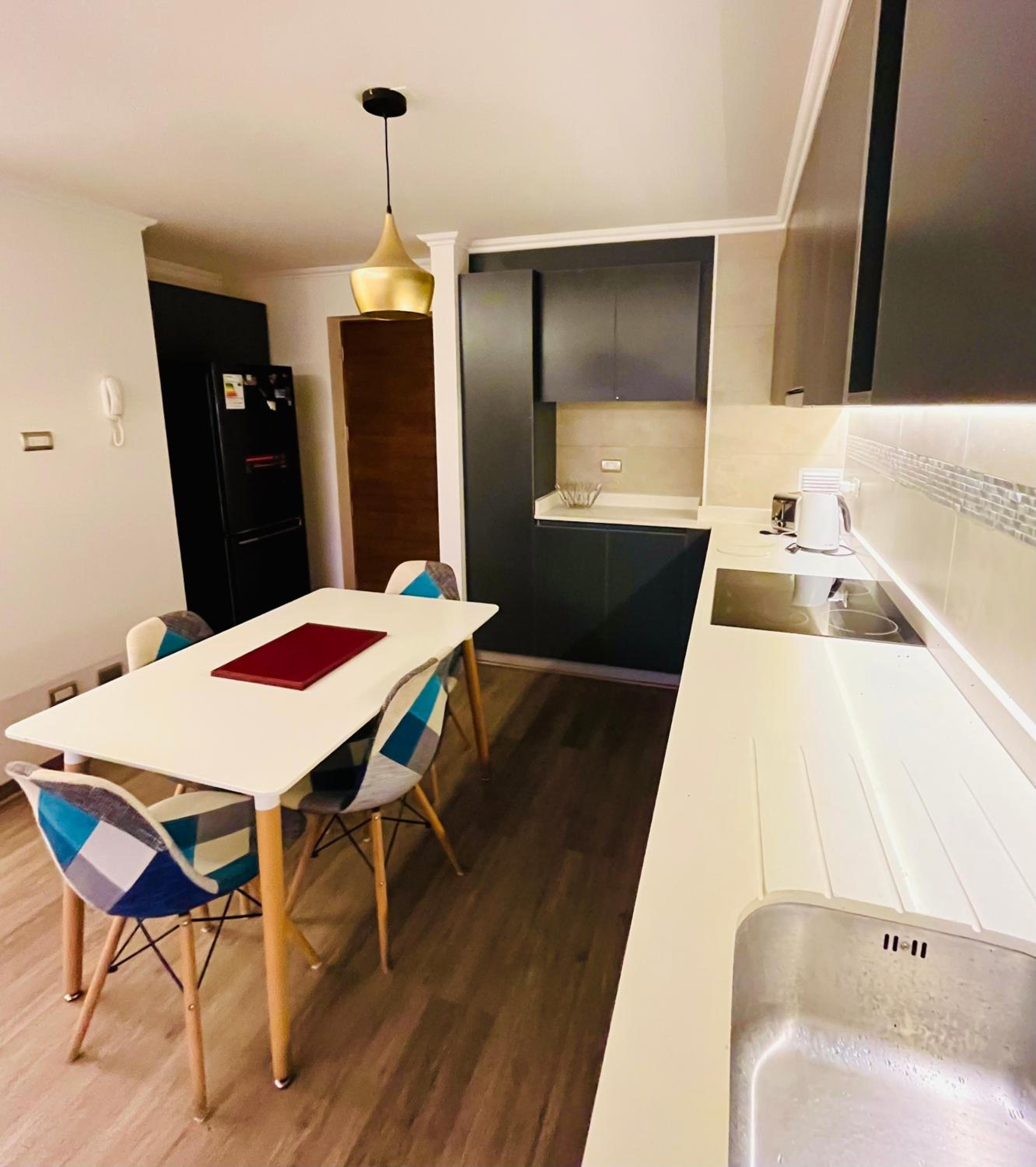 Exclusivo Departamento Equipado Estacionamiento Privado 2D-2B con Excelente ubicación en Los Ángeles