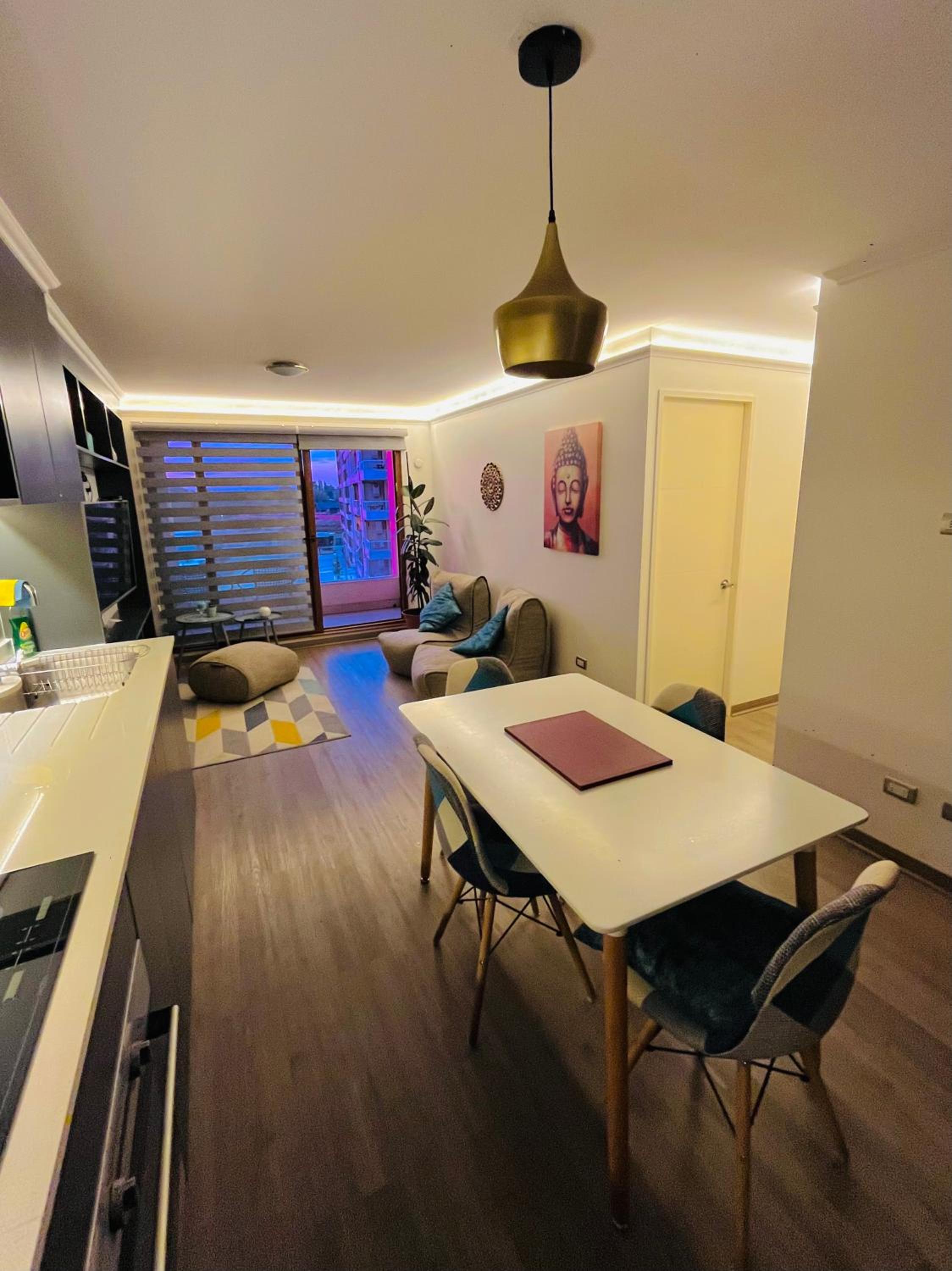 Exclusivo Departamento Equipado Estacionamiento Privado 2D-2B con Excelente ubicación en Los Ángeles