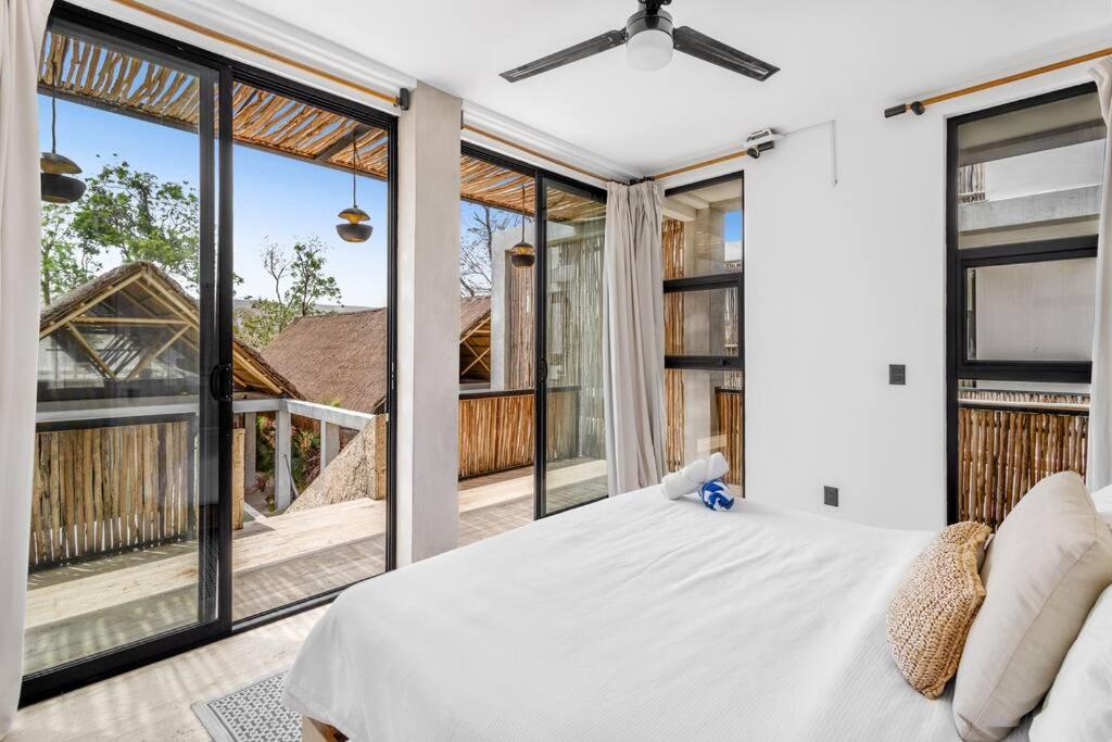 LUX Toh Villa, Rooftop Pool, Wifi, Transport view 5