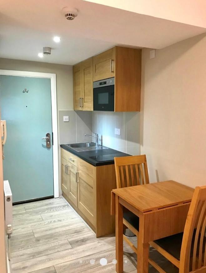 Private Studio flat, London next to Hyde Park