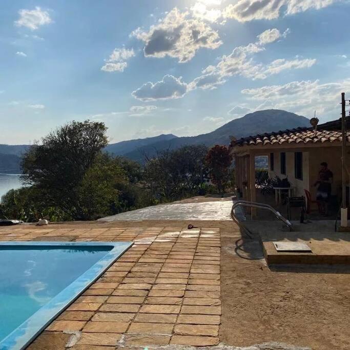 Refugio a Beira do lago Piscina Churrasqueira Vista privelegiada para o Por dos sol Canto dos Passaros
