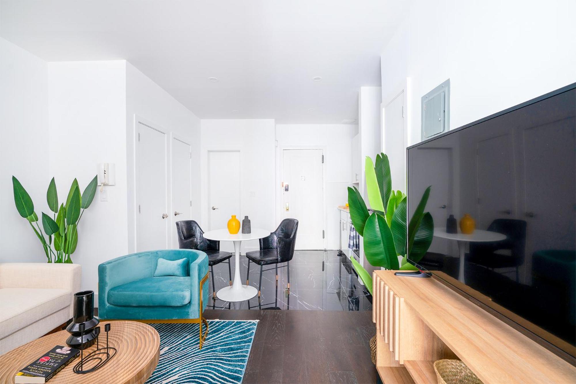 444-2C Newly renovated 1BR in Hell's Kitchen