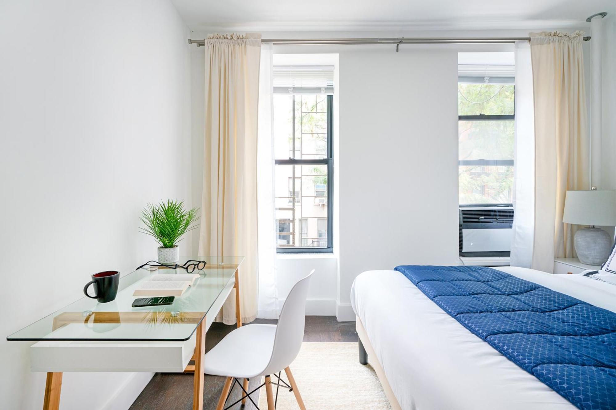 444-2C Newly renovated 1BR in Hell's Kitchen