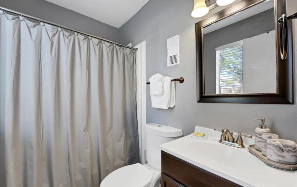 NEW- Lovely 2-Bdr2Bath Gatlinburg Condo with resort indoor pool hot tub Wi-fi, great location view 5