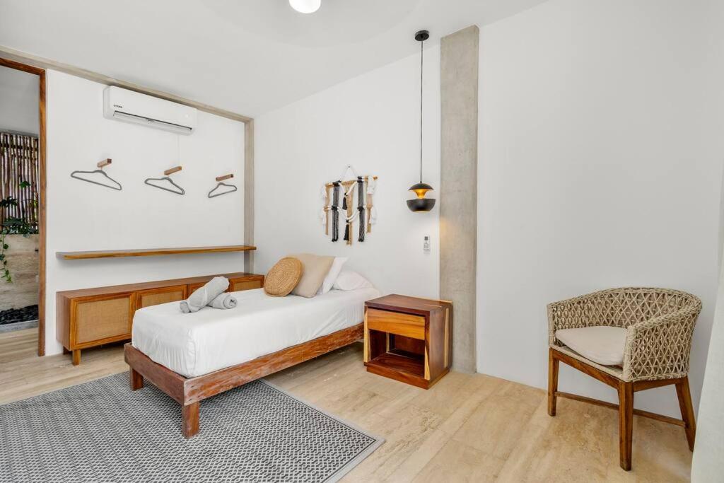 Lux Villa Only 5 Min to Beach! view 4