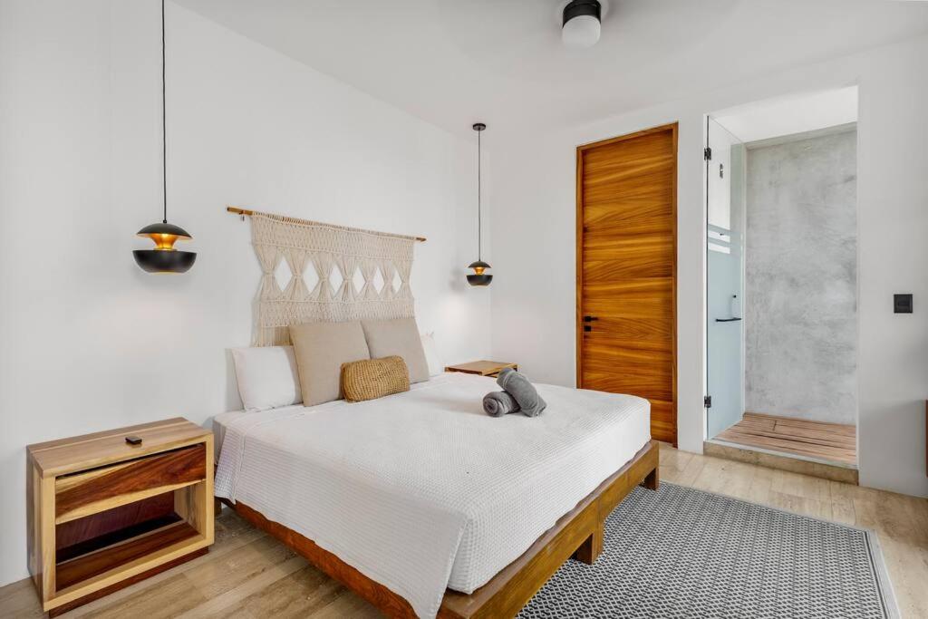 Lux Villa Only 5 Min to Beach! view 5