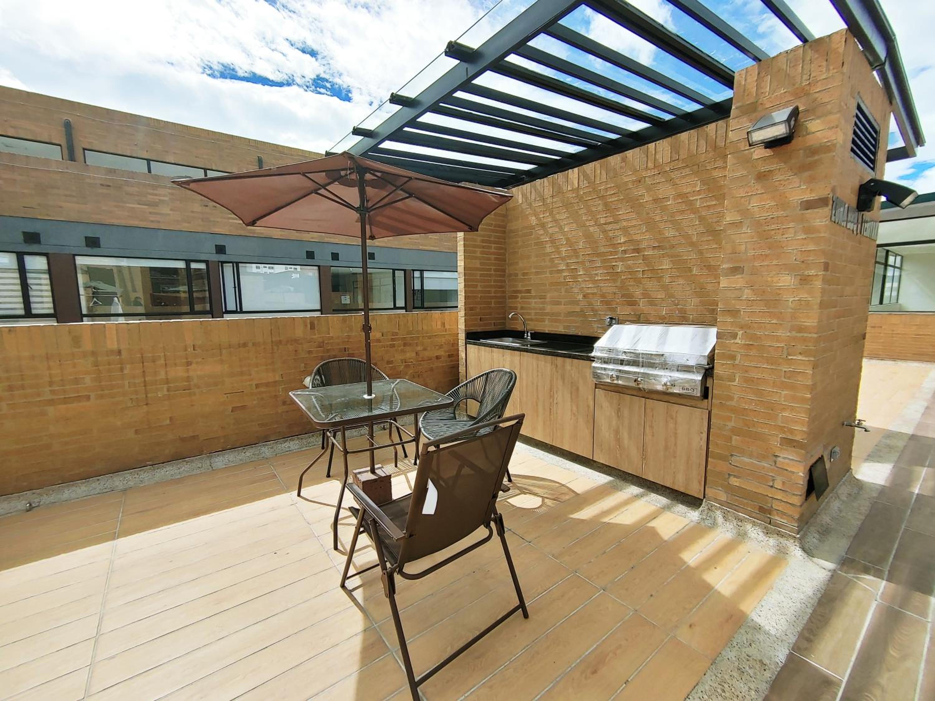 Chapinero Apartment: Terrace and View