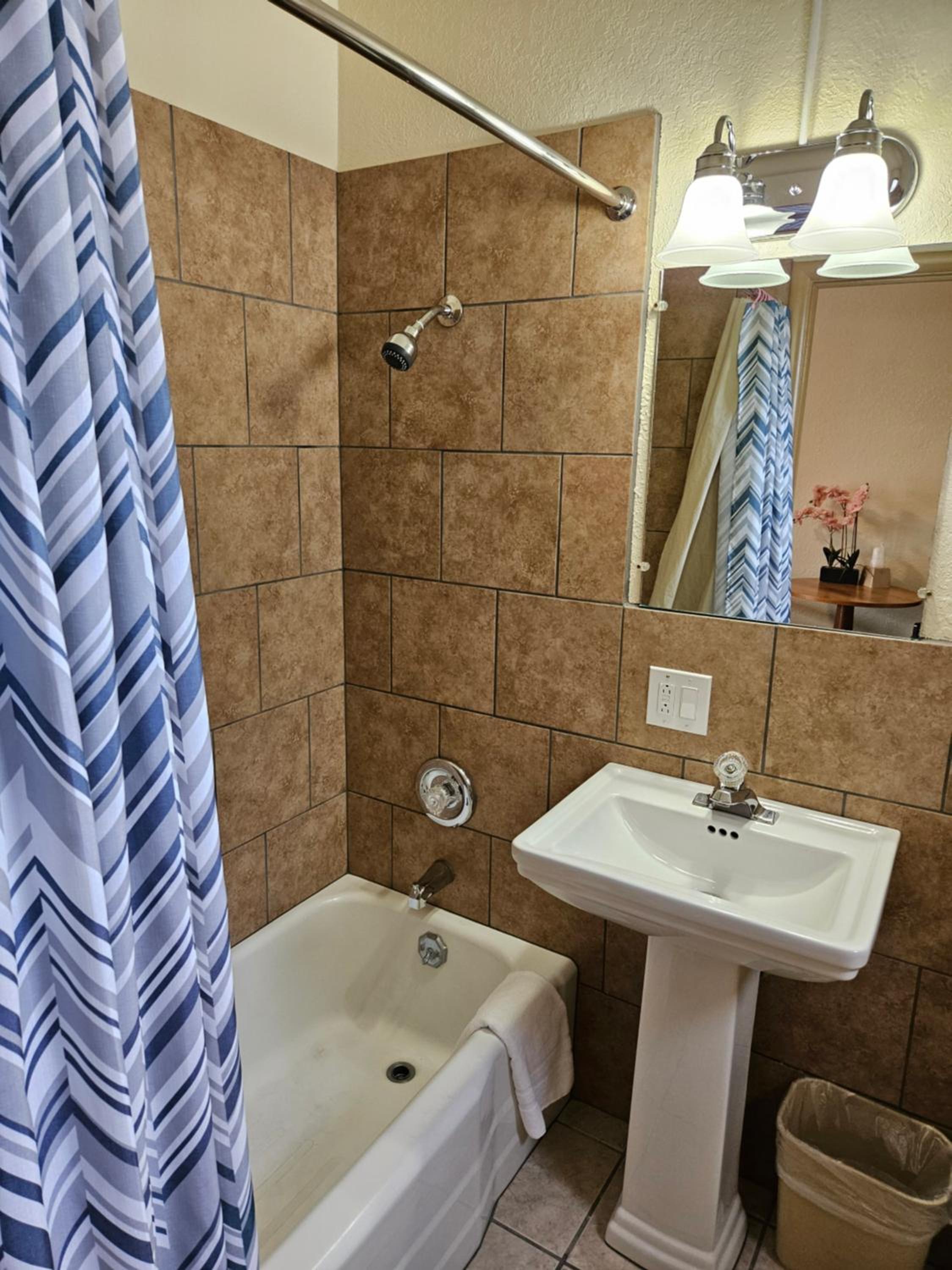 Canon City Vacations - Travel Inn Motel - Property Image 15