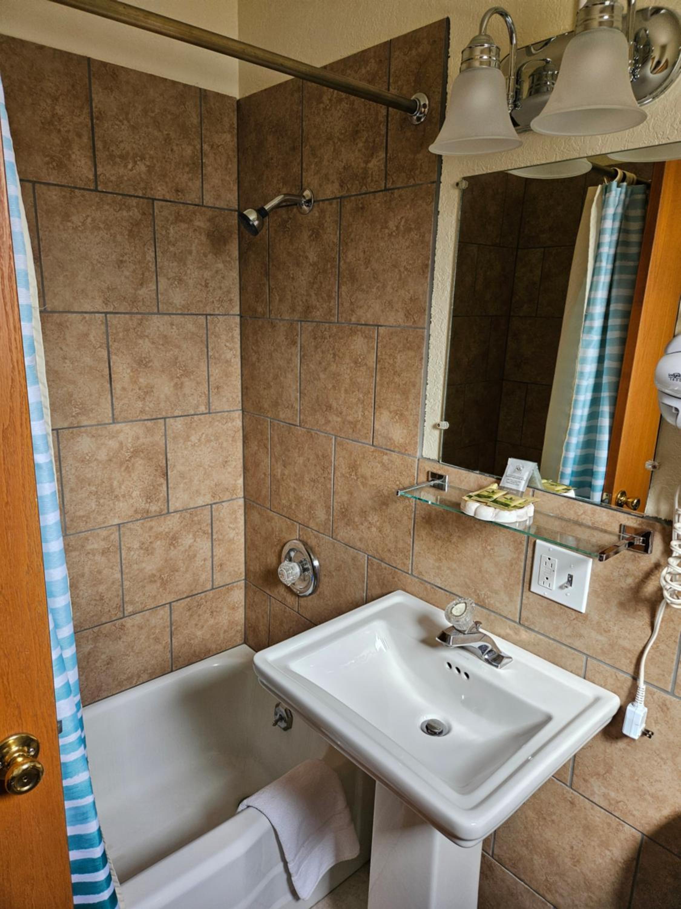 Canon City Vacations - Travel Inn Motel - Property Image 17