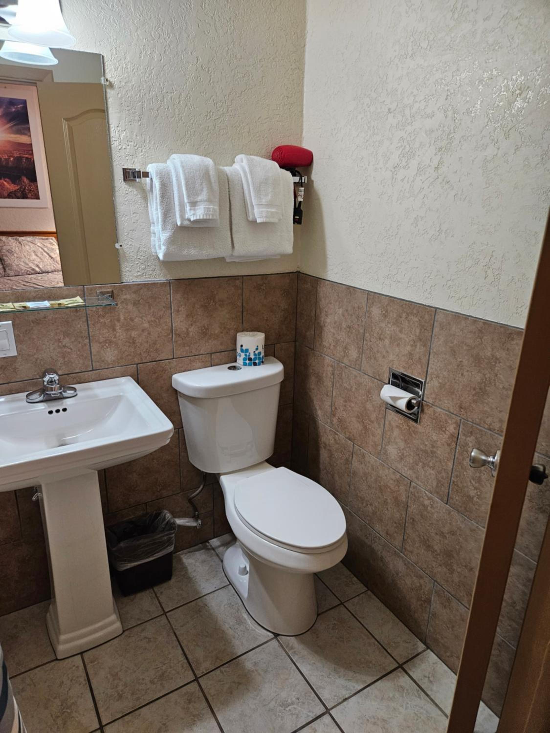 Canon City Vacations - Travel Inn Motel - Property Image 34