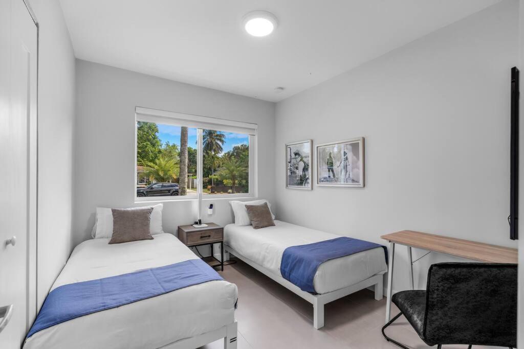 Stylish 4 Bedroom Home with Pool, 12 Minutes to the beach