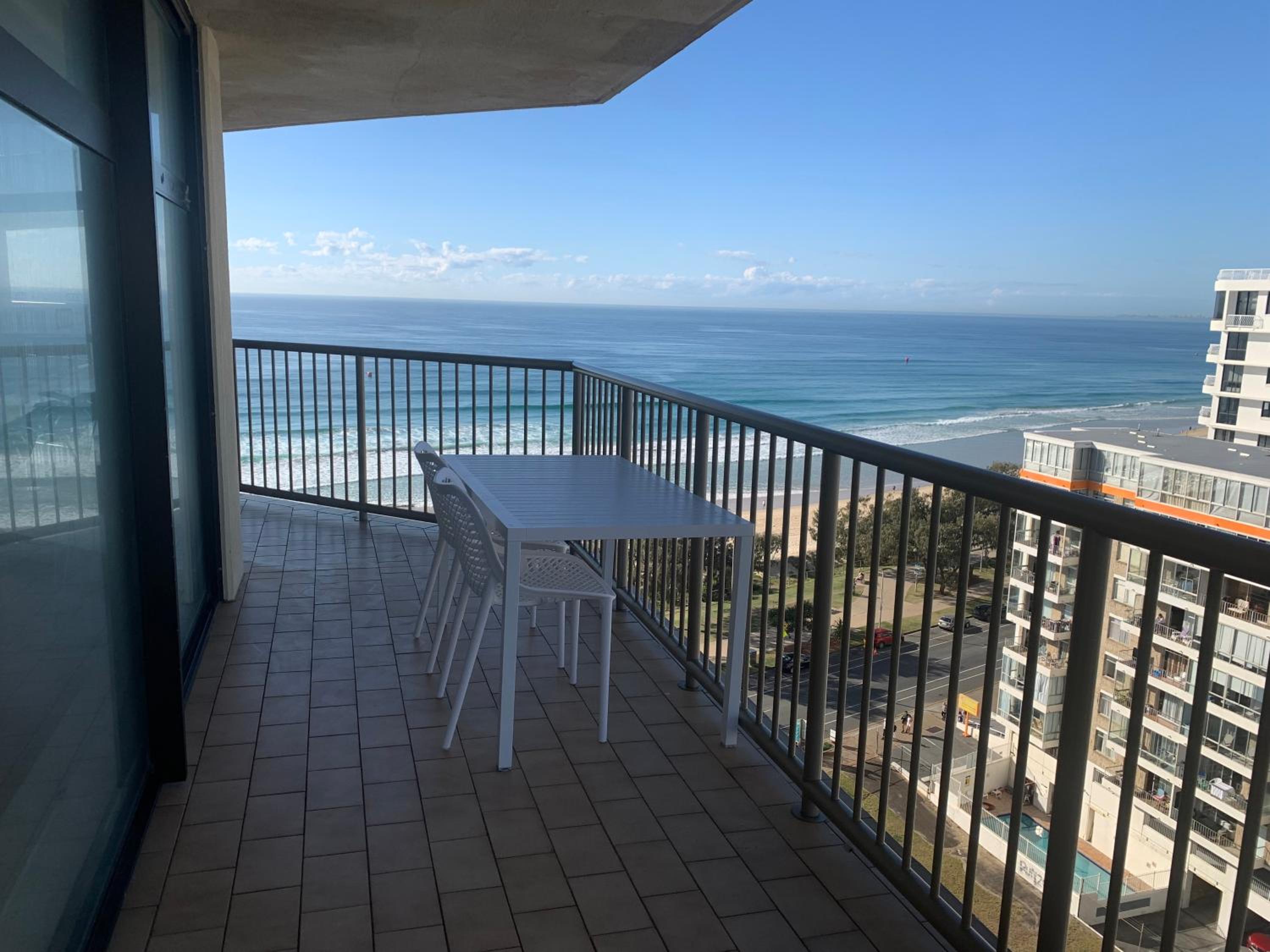 Beachfront & City View, Huge 2 Bedroom Apartment, Imperial Surf Resort