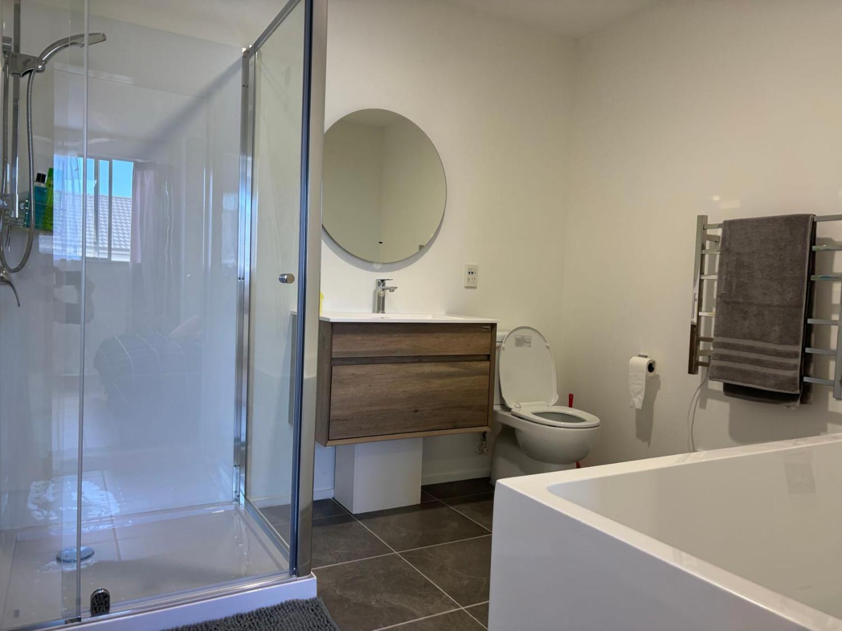 New Lynn Tidy House