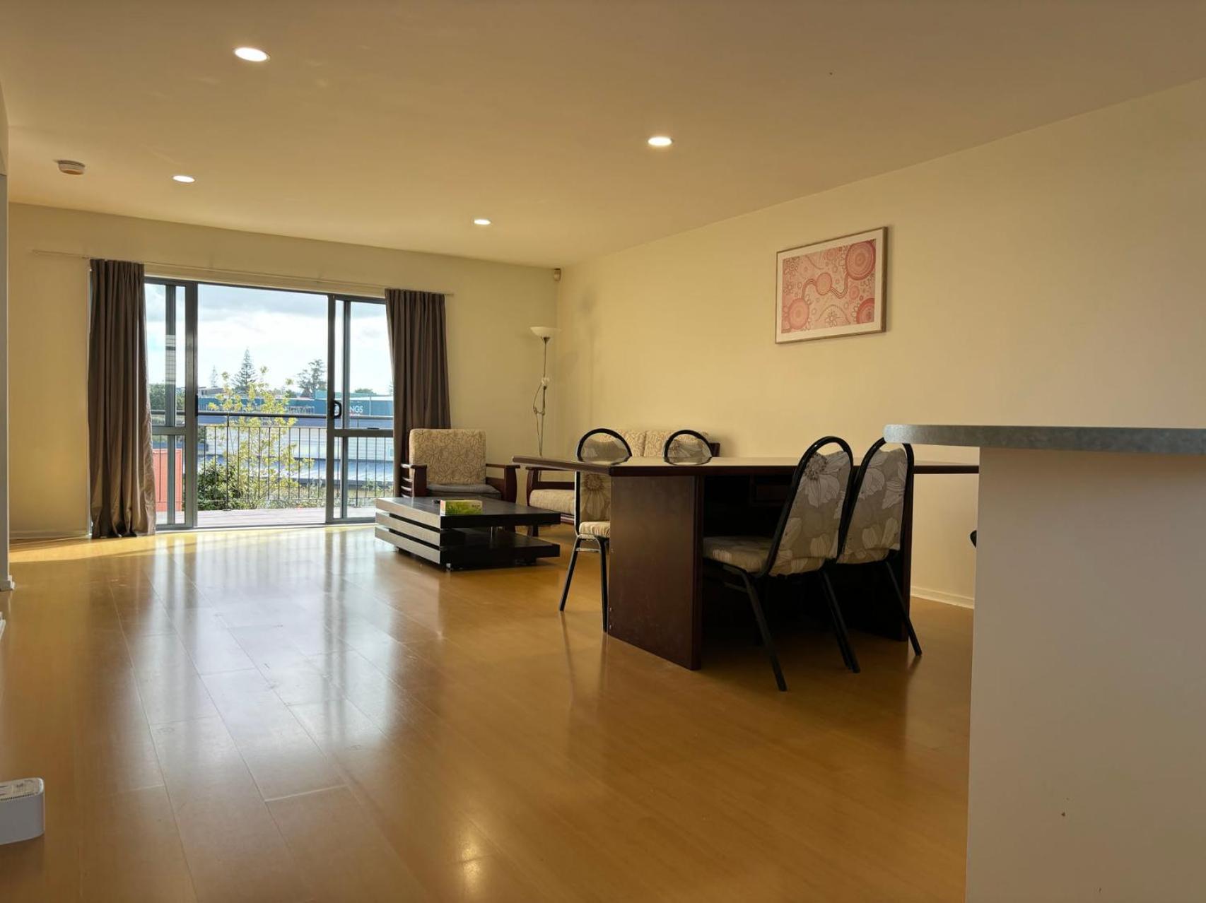 New Lynn Tidy House