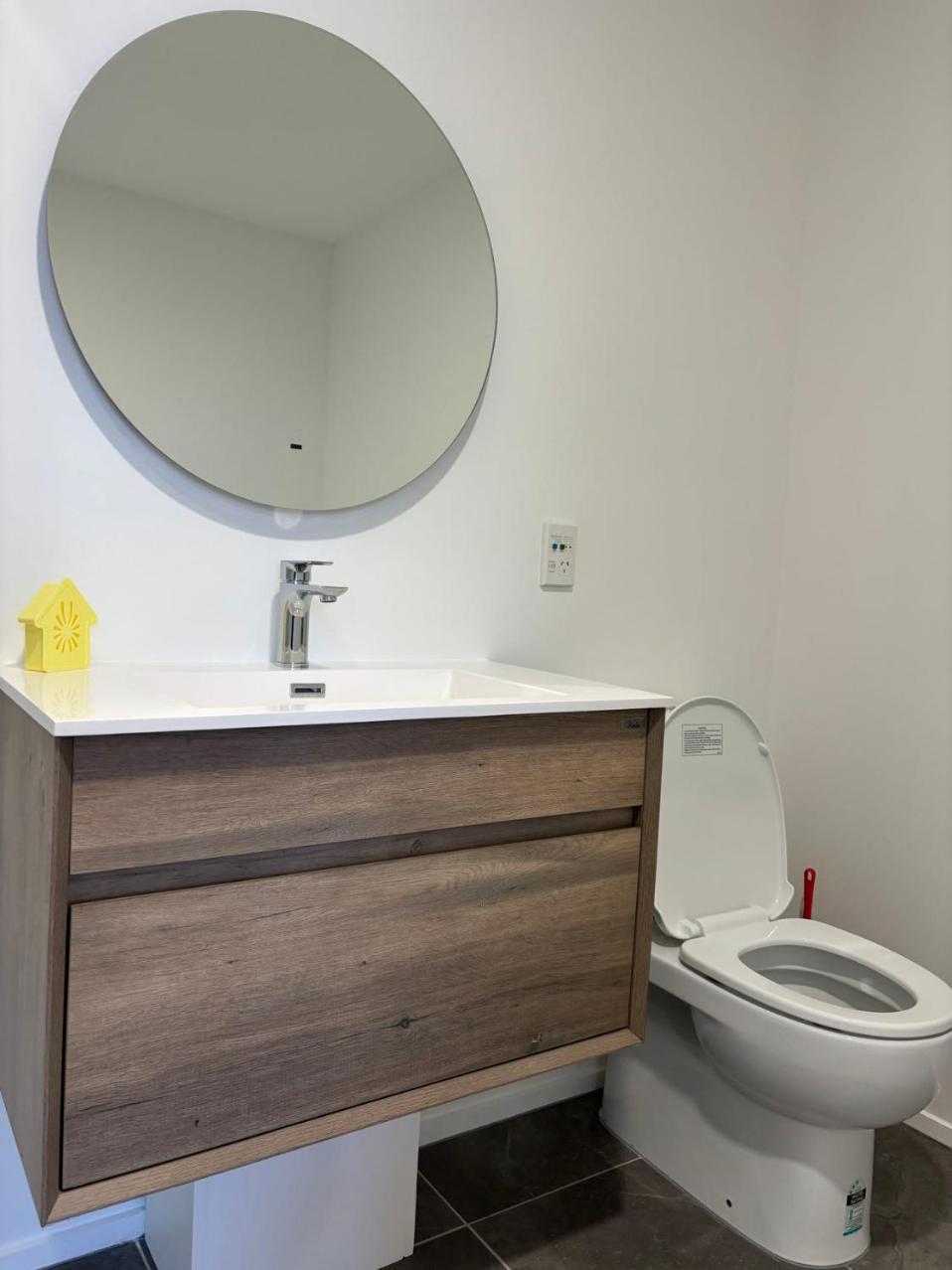 New Lynn Tidy House
