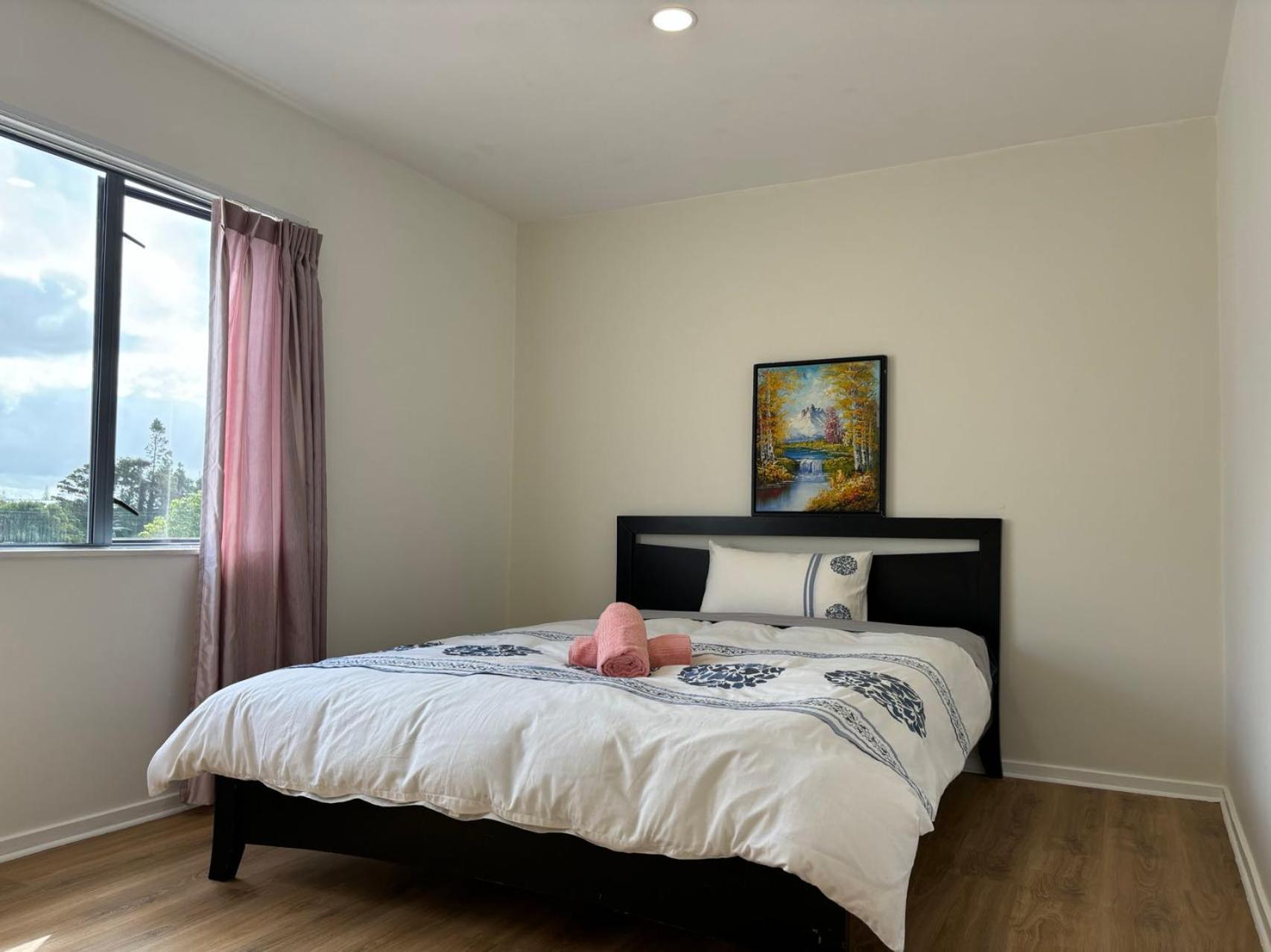 New Lynn Tidy House