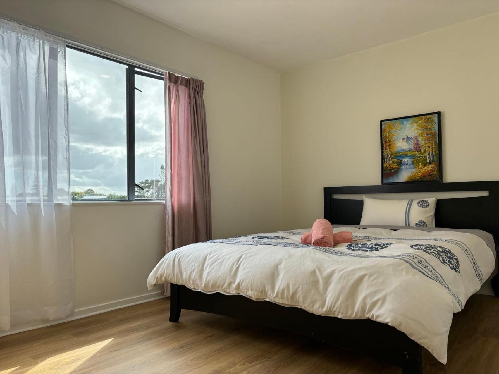New Lynn Tidy House