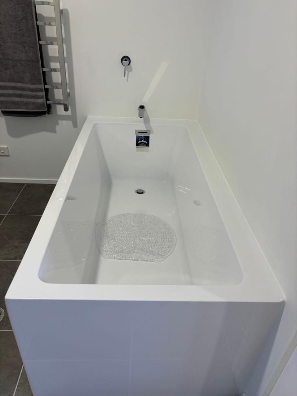 New Lynn Tidy House