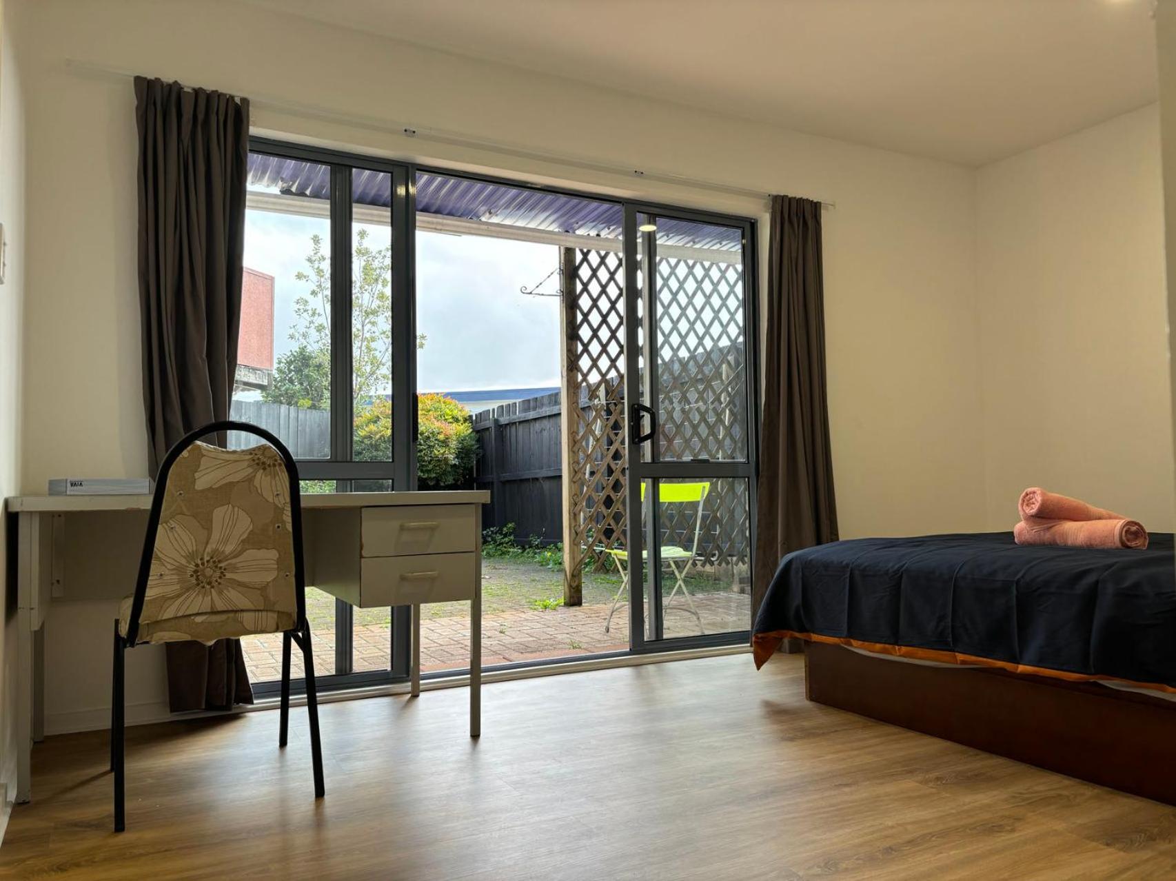 New Lynn Tidy House