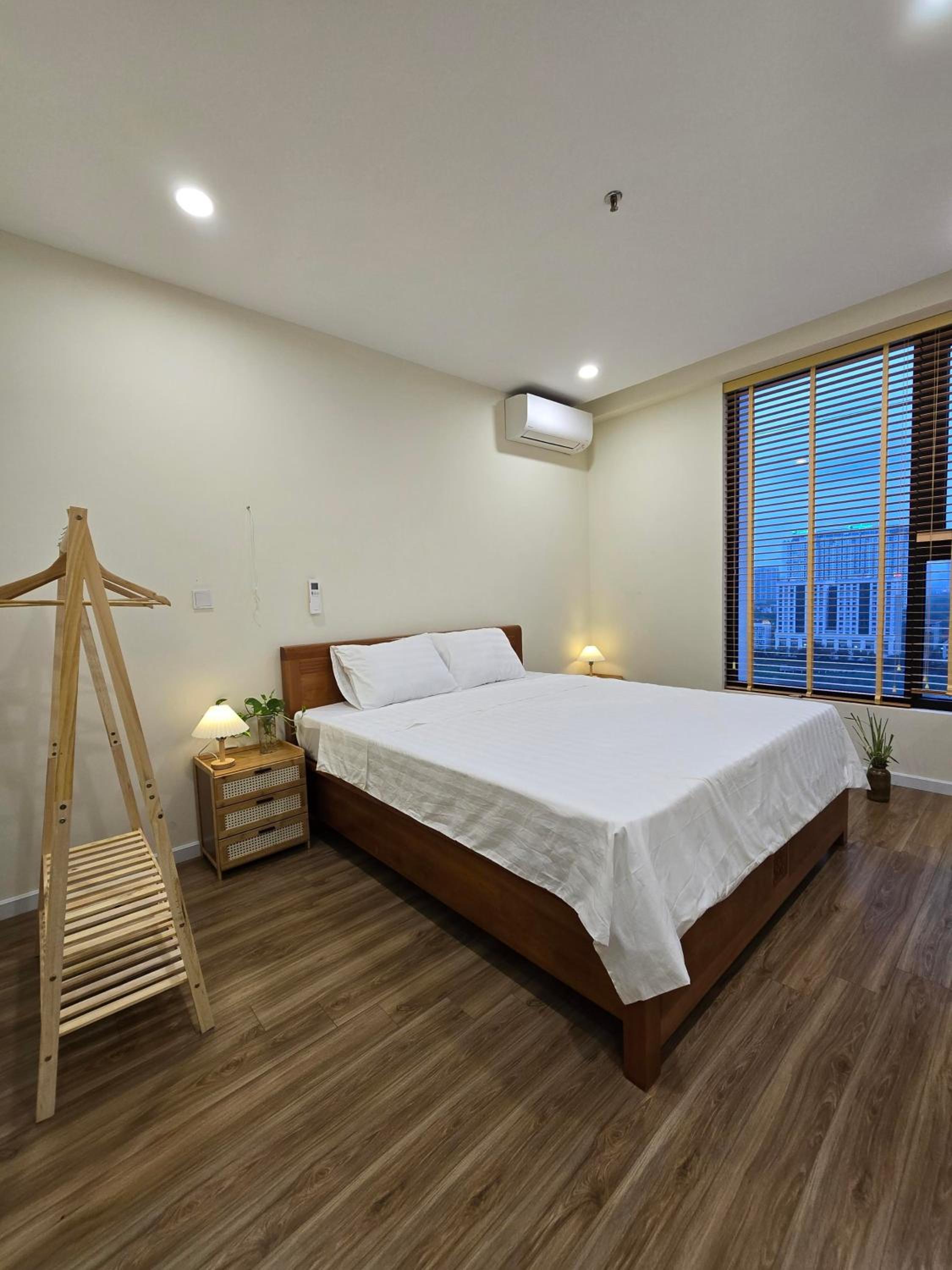 Trinity - private room with lakeview