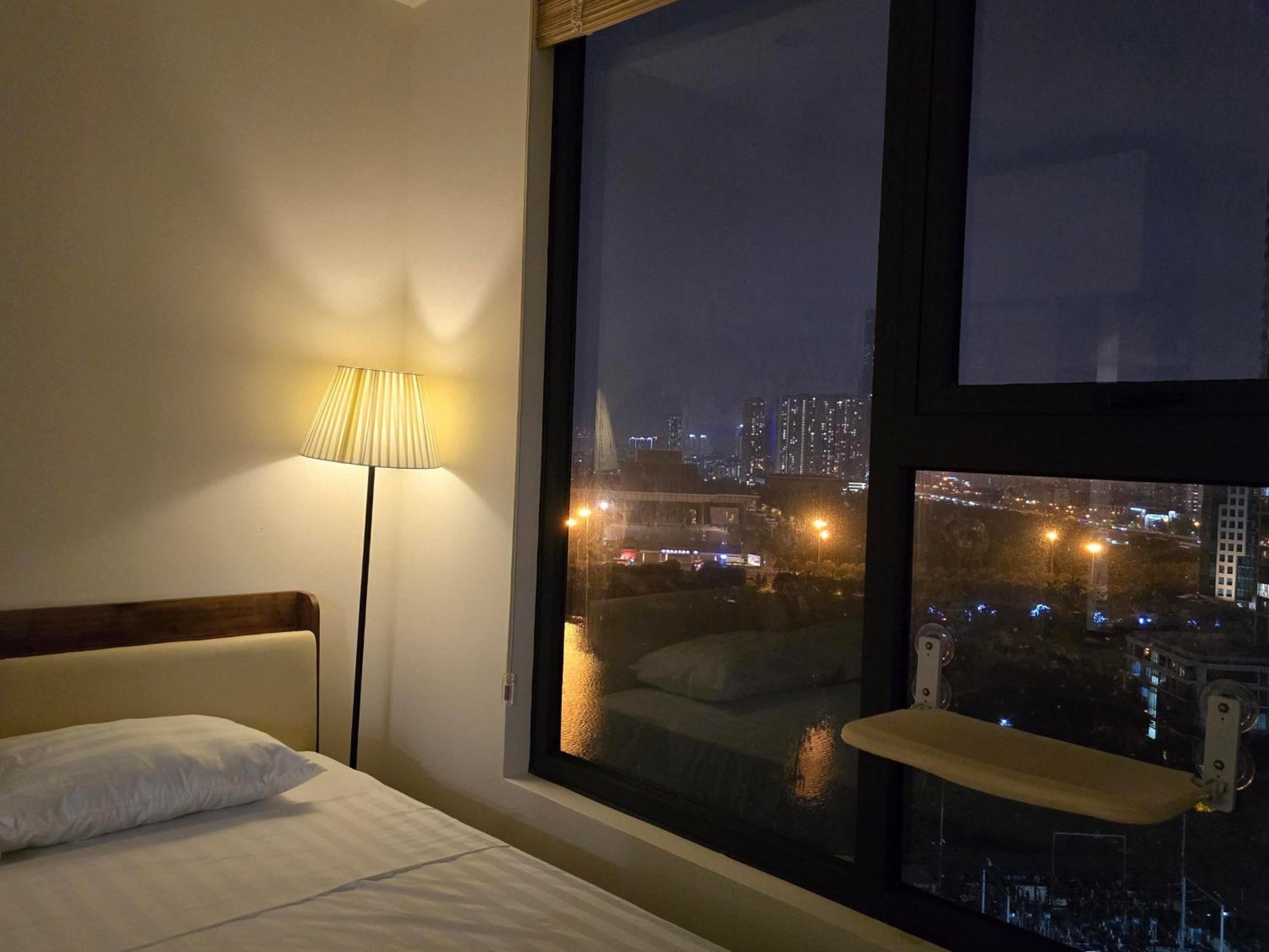Trinity - private room with lakeview