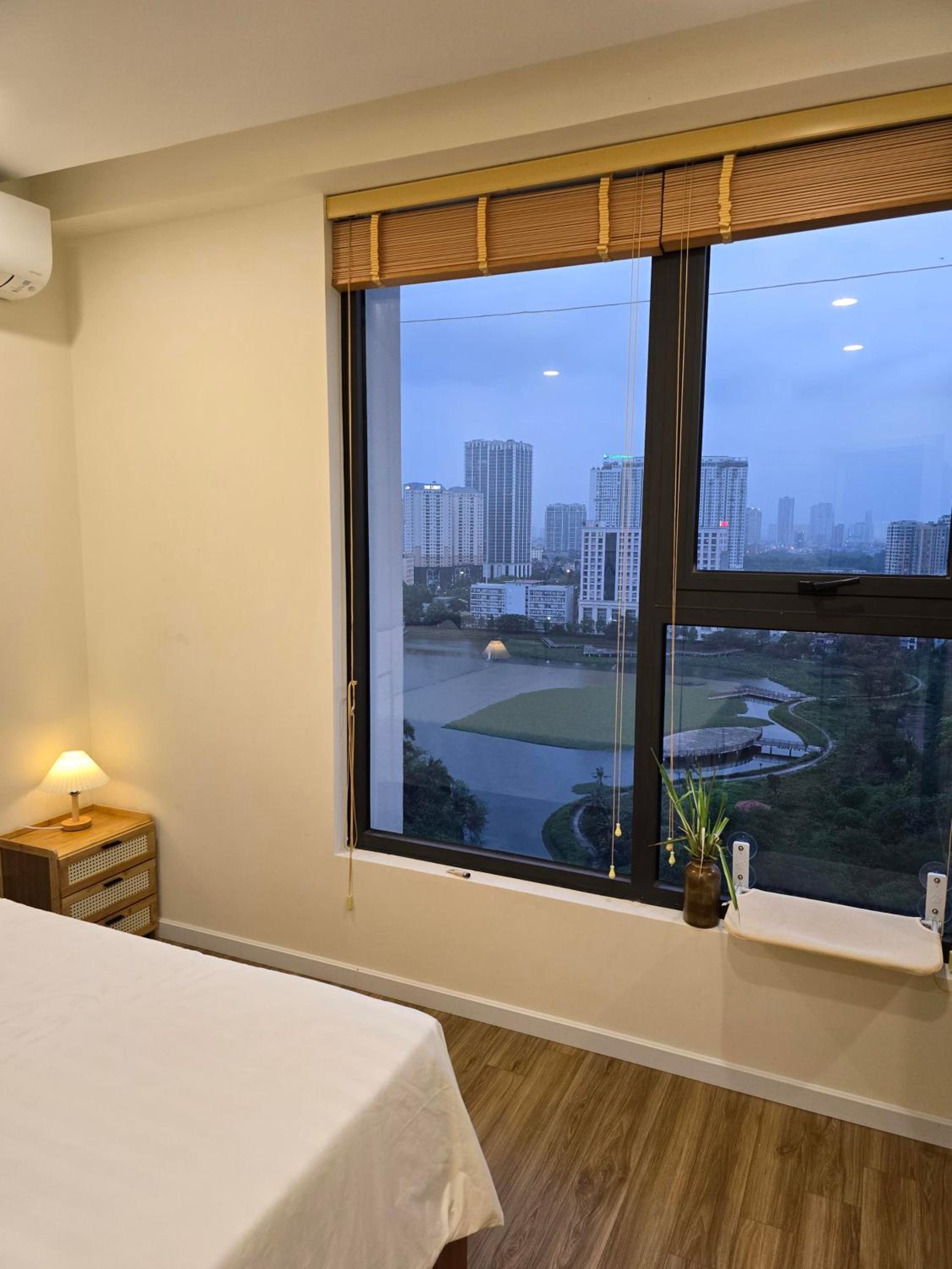 Trinity - private room with lakeview