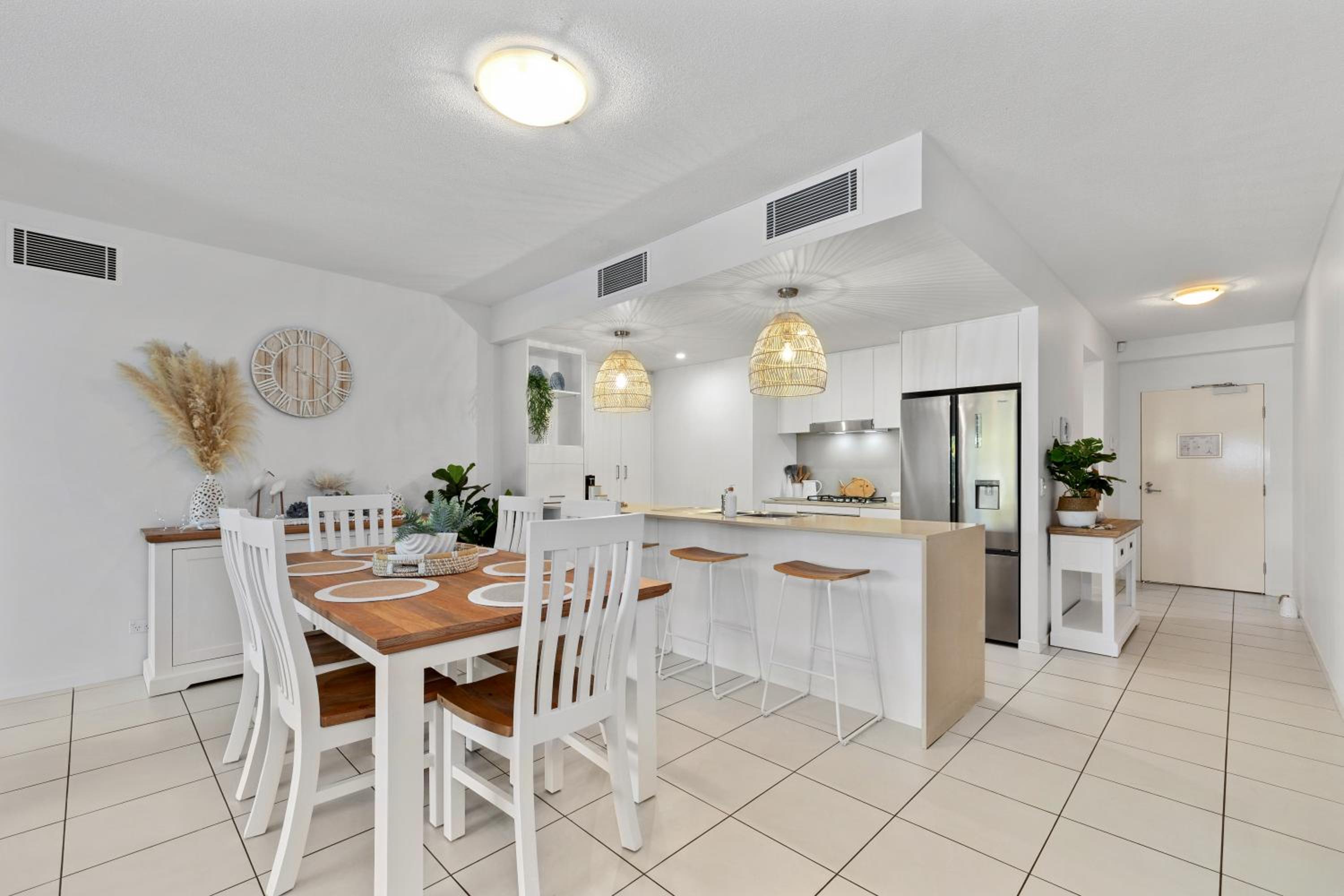 Drift North Beachfront Apartments - Private Apartments